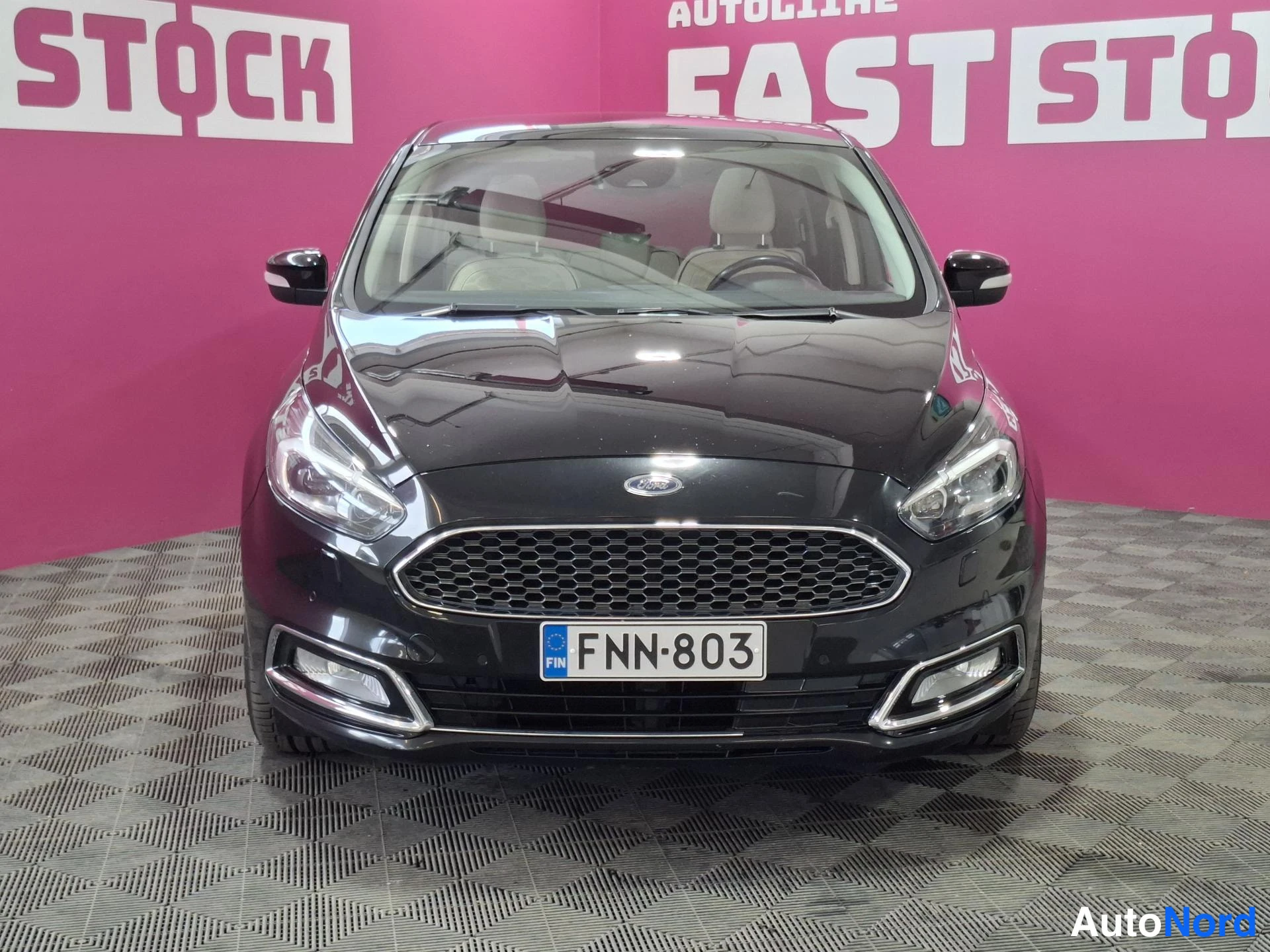 Musta Ford S-MAX 2018, edestä, kuva 3