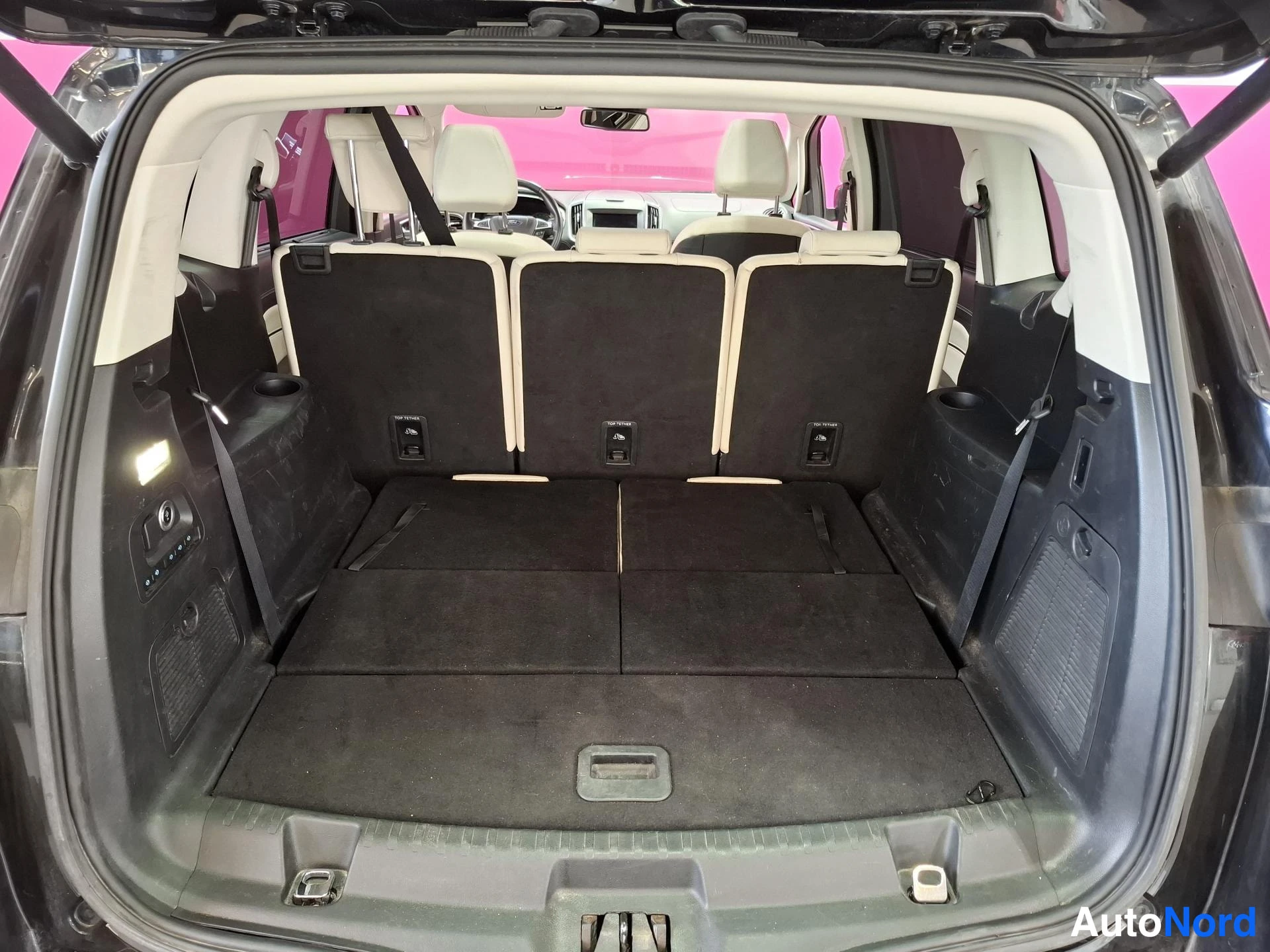 Musta Ford S-MAX 2018, tavaratila, kuva 16