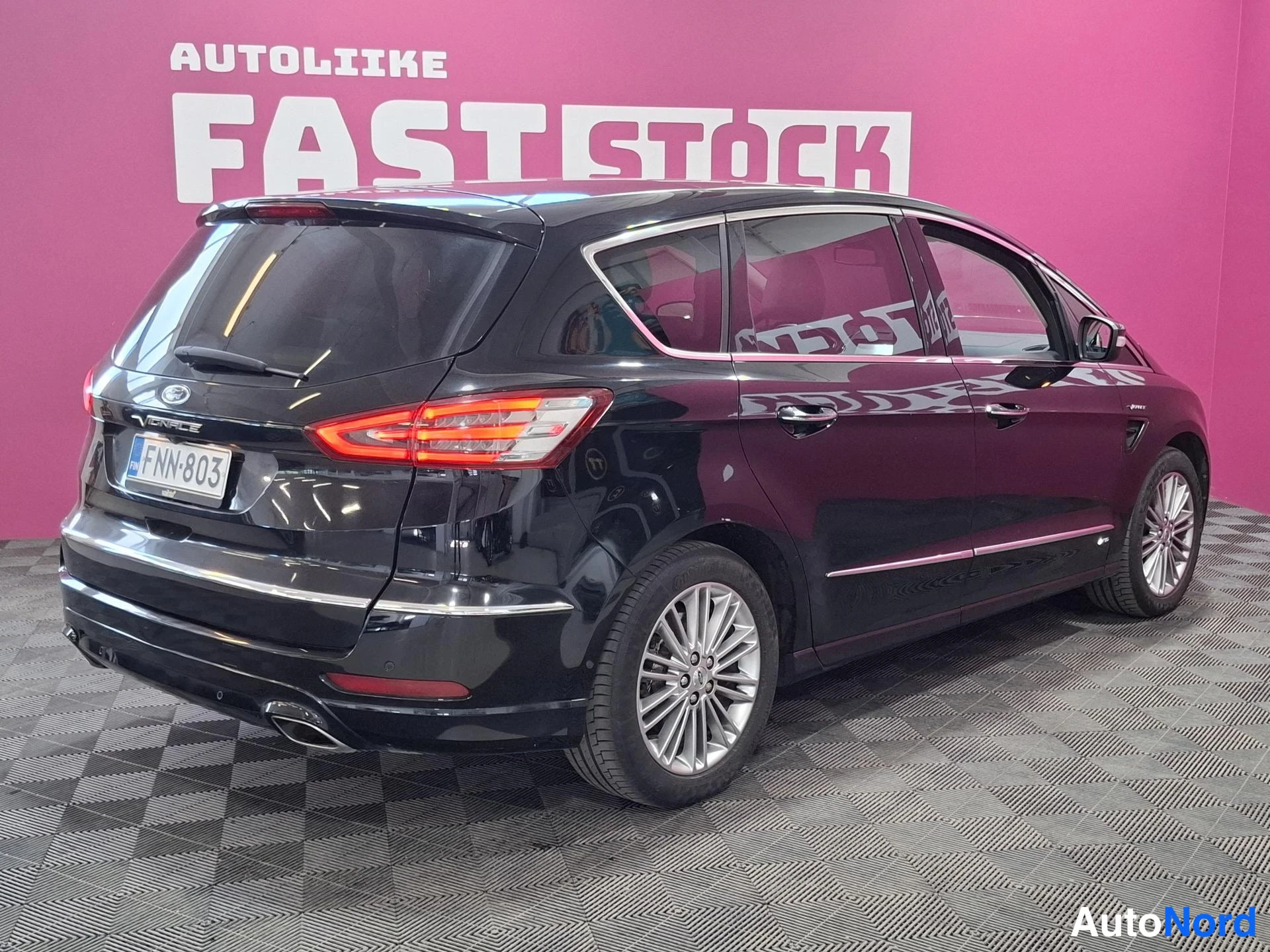 Musta Ford S-MAX 2018, takaviisto, kuva 5