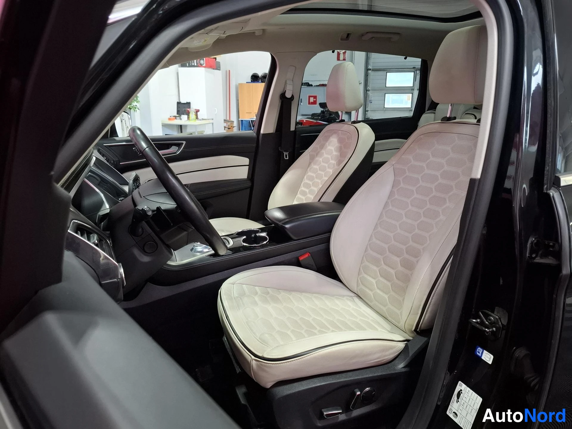 Musta Ford S-MAX 2018, etuistuimet, kuva 12