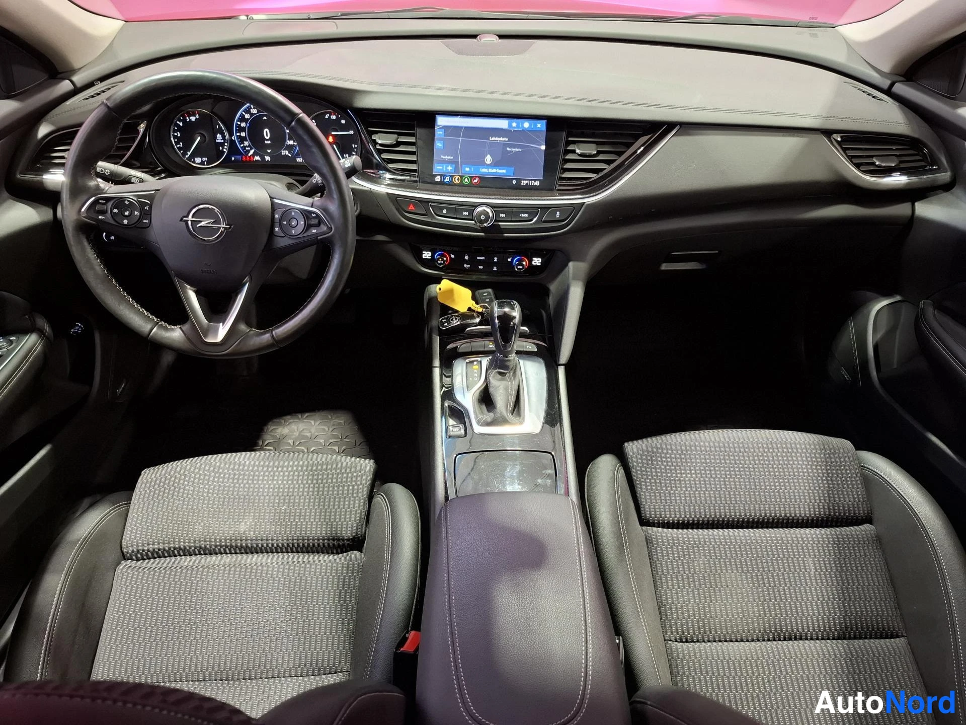 Punainen Opel Insignia Sports Tourer 2022, ohjaamo, kuva 8