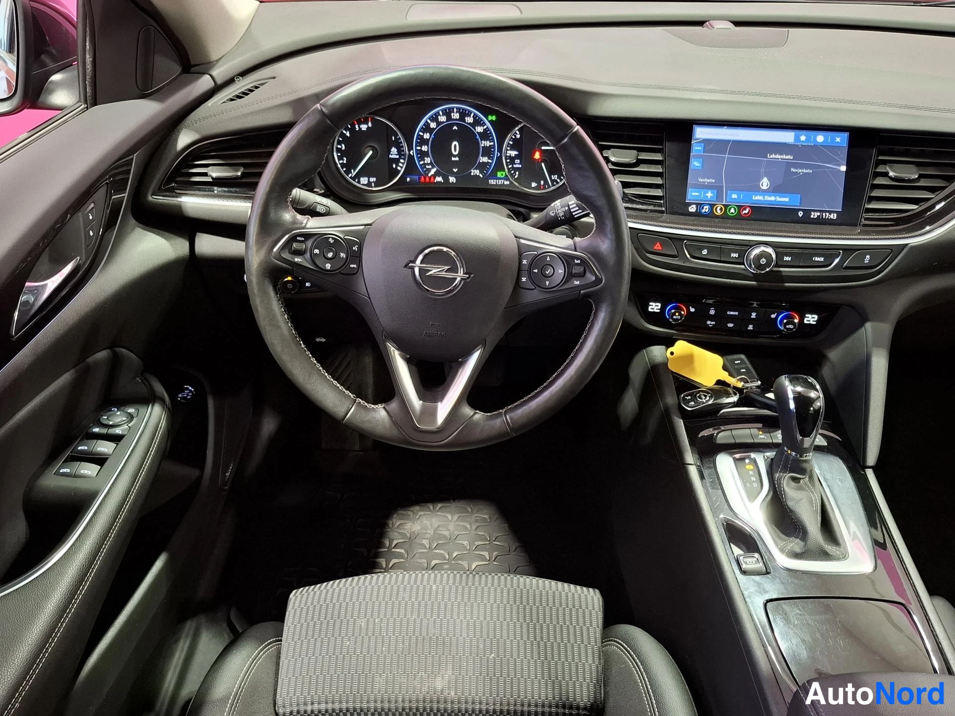 Punainen Opel Insignia Sports Tourer 2022, ohjaamo, kuva 9