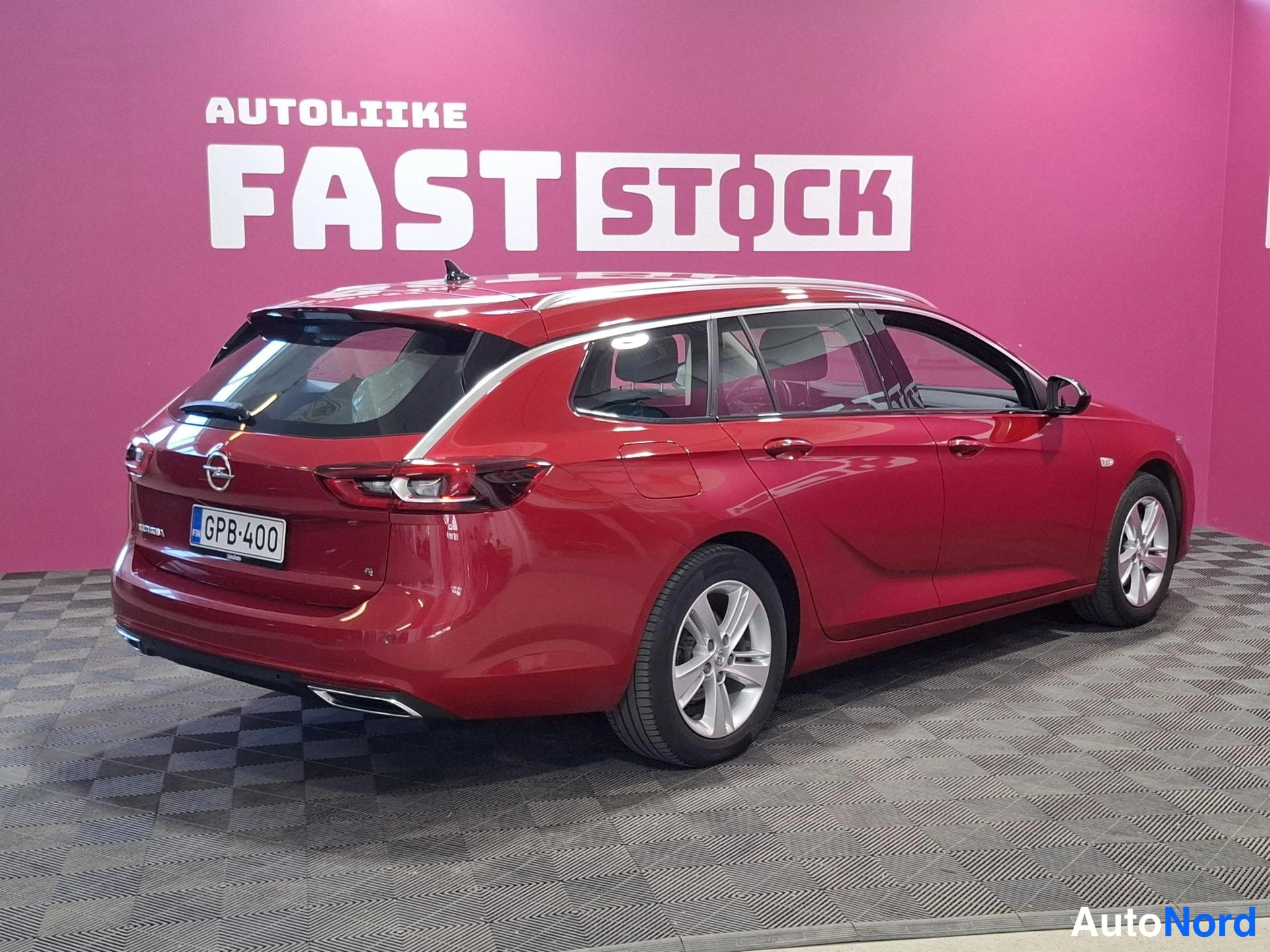 Punainen Opel Insignia Sports Tourer 2022, takaviisto, kuva 5