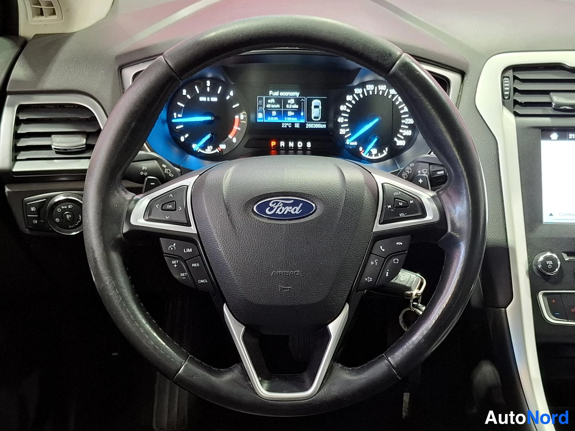 Vit Ford Mondeo 2018, detalj, bild 12