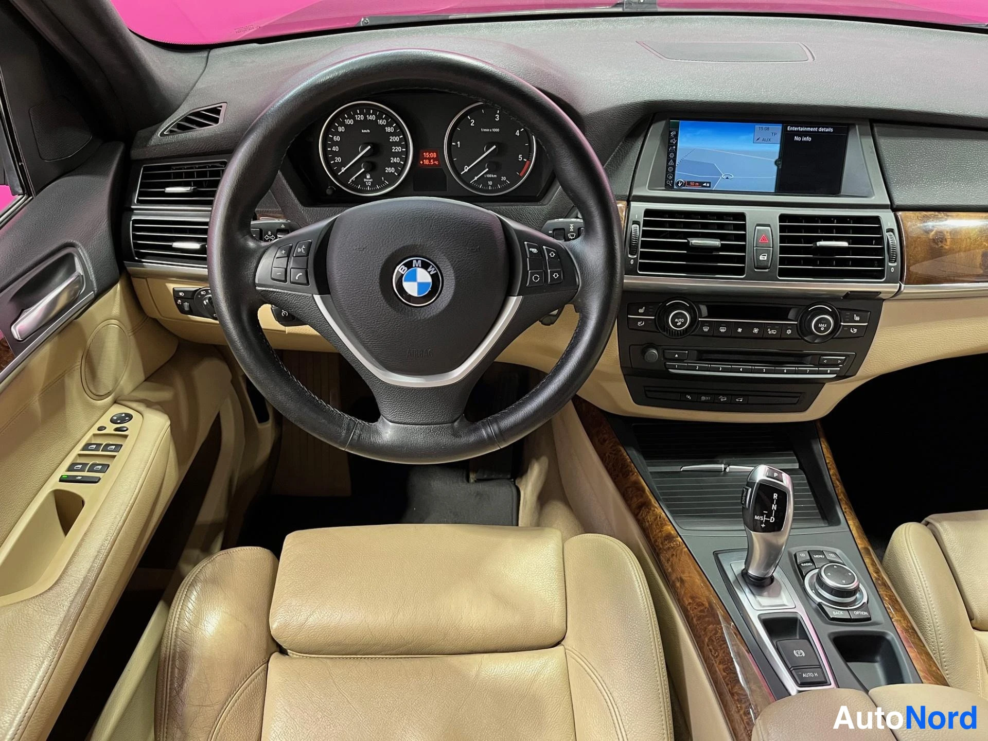 Musta BMW X5 xDrive40d 2011, ohjaamo, kuva 9