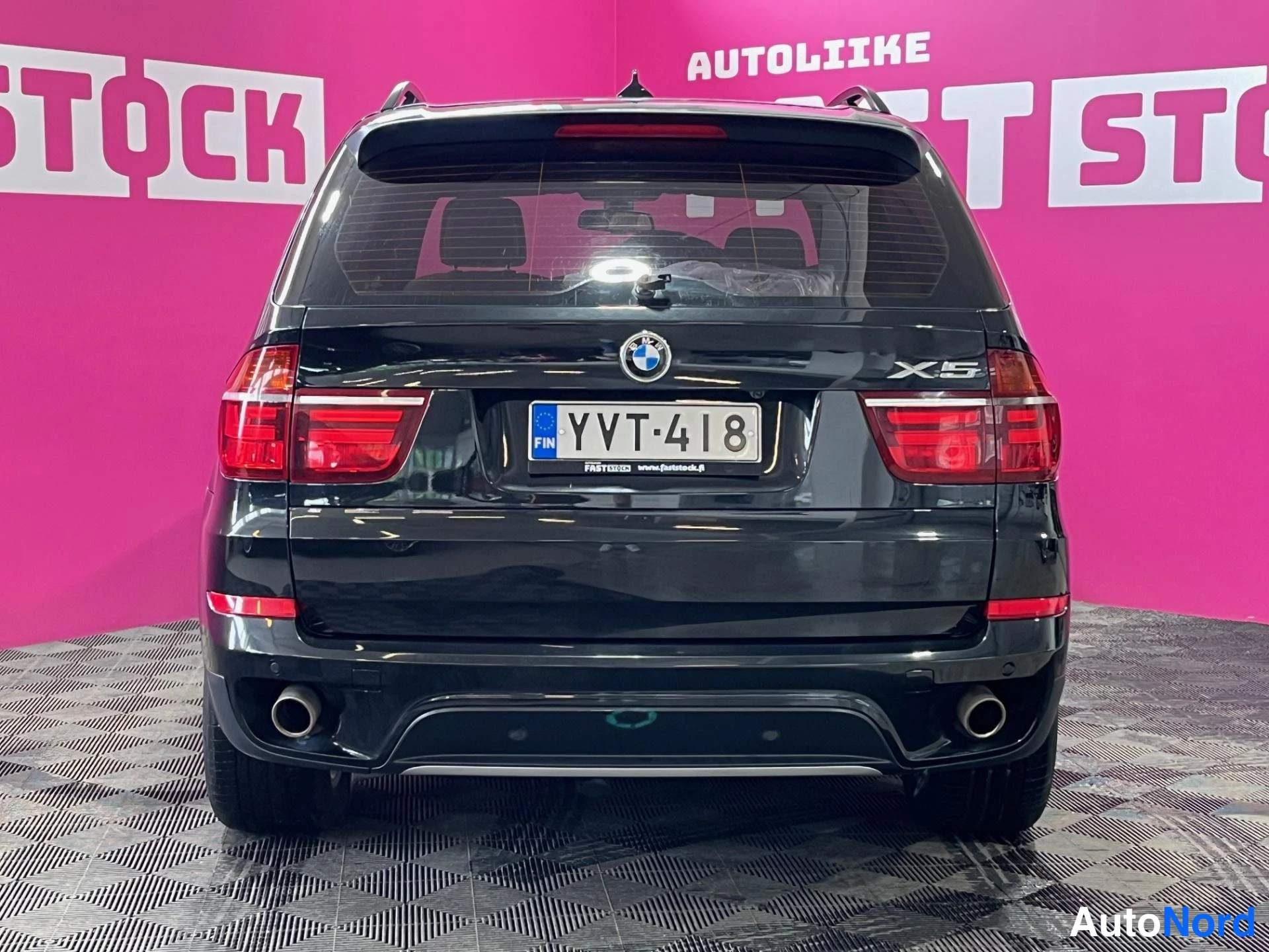 Musta BMW X5 xDrive40d 2011, takaa, kuva 6