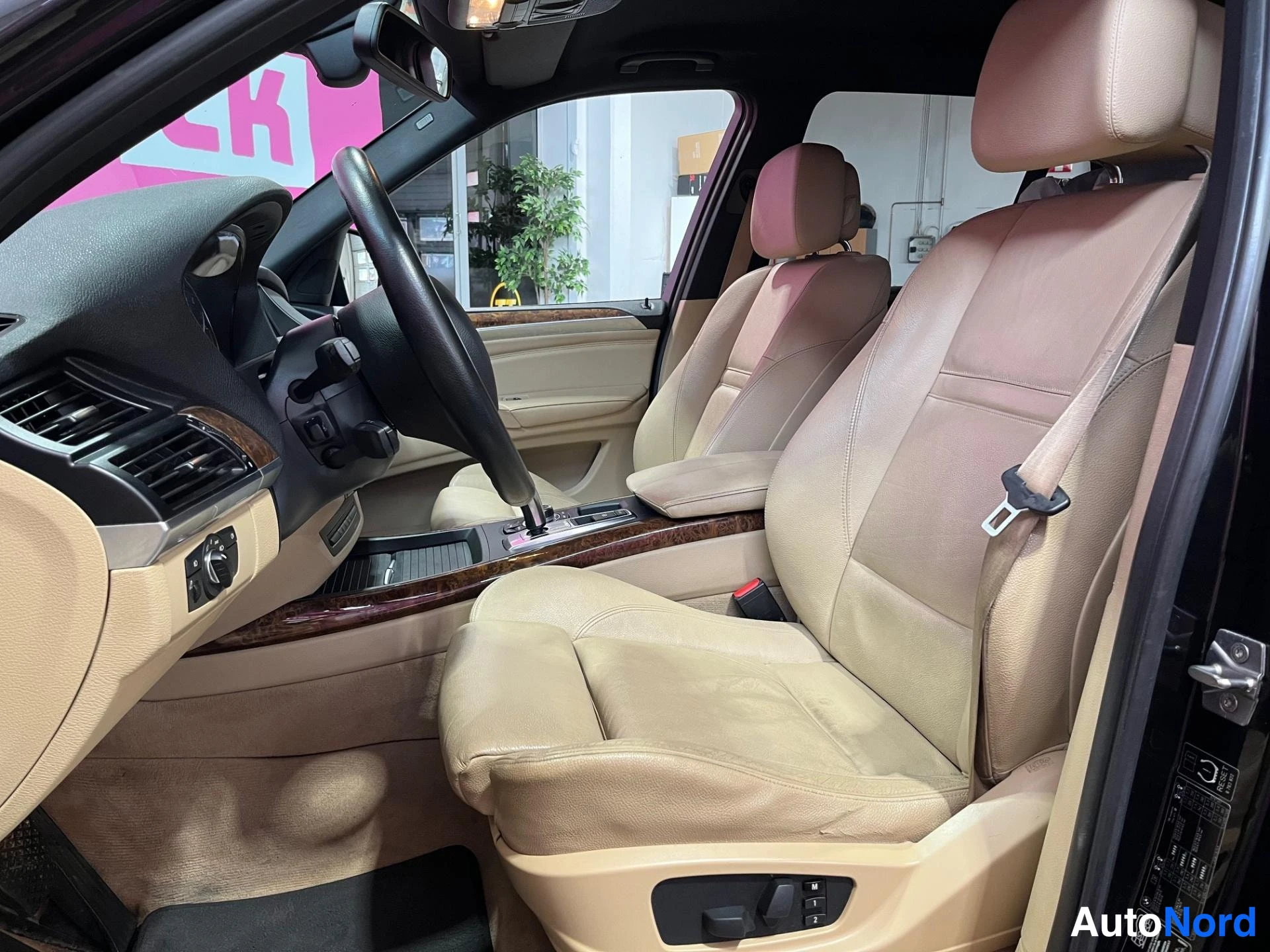 Musta BMW X5 xDrive40d 2011, etuistuimet, kuva 11