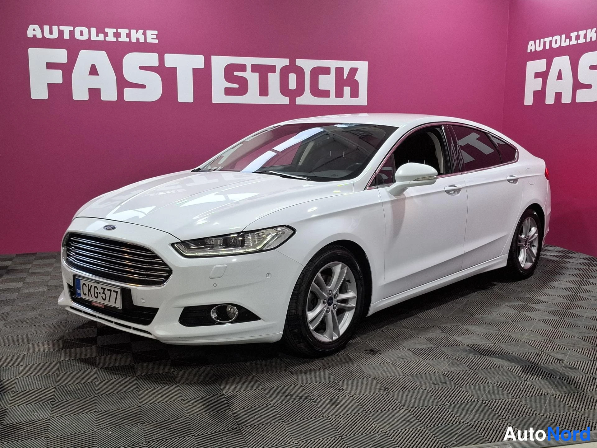 Ford Mondeo 2,0 TDCi 150hv PowerShift Titanium Business 2015