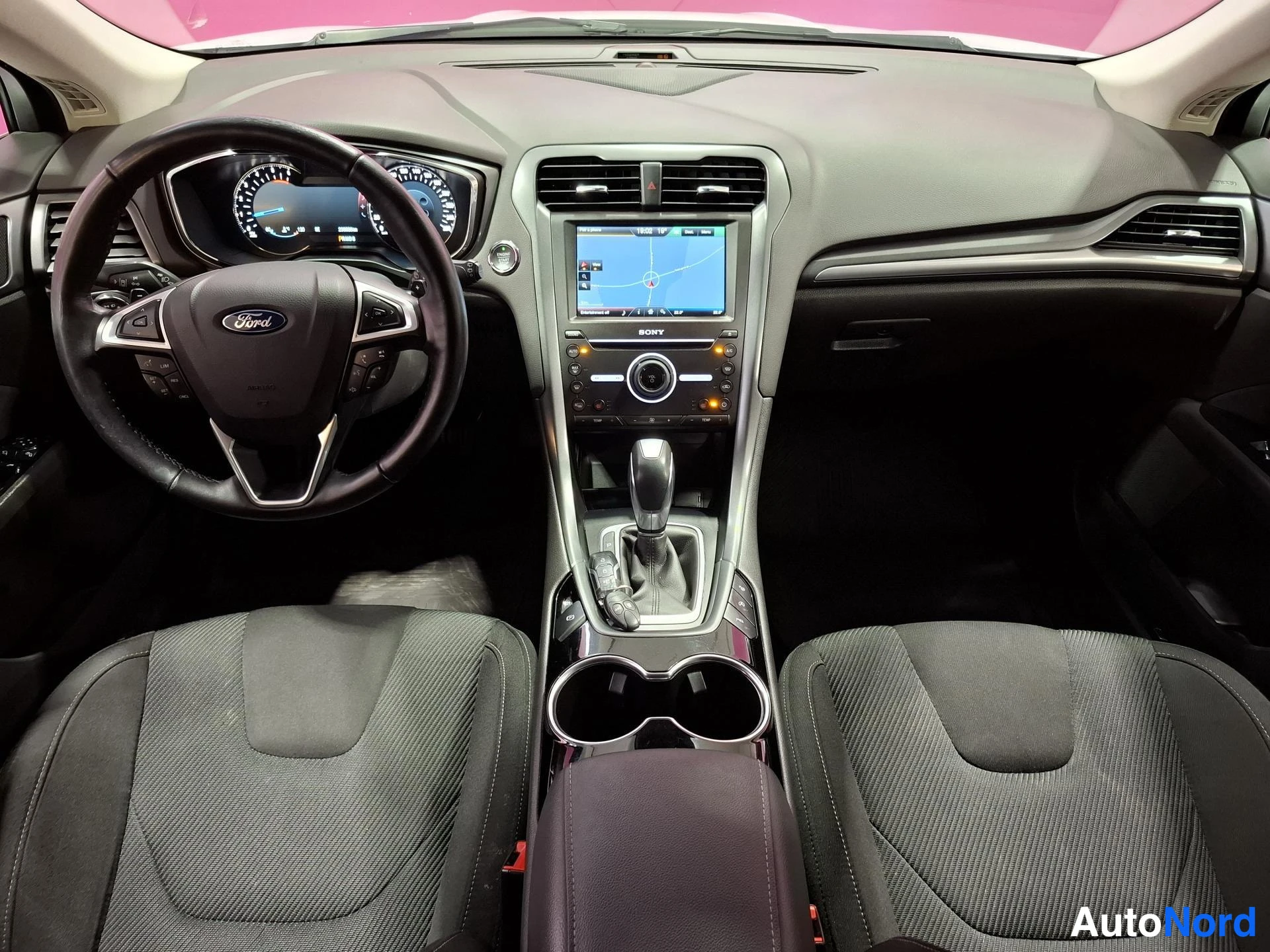 White Ford Mondeo 2015, cockpit, photo 8