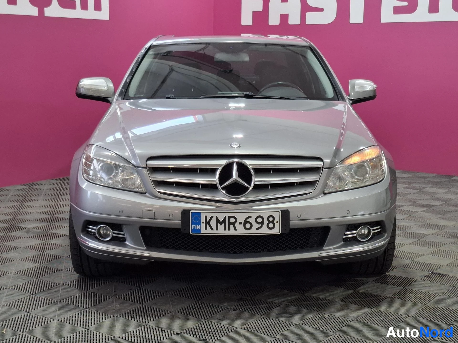 Grå Mercedes-Benz C 350 2008, framifrån, bild 3