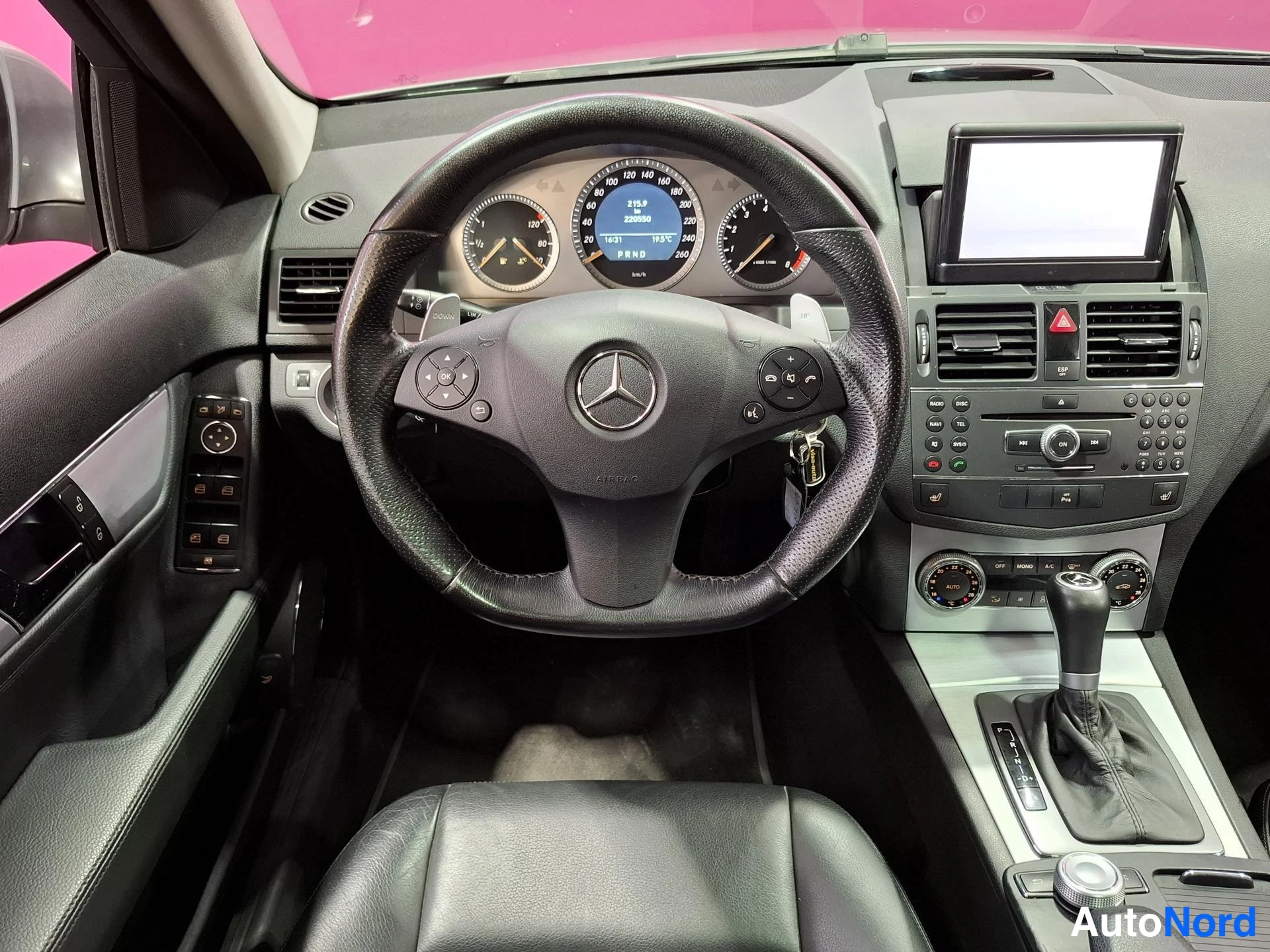 Grå Mercedes-Benz C 350 2008, förarplats, bild 9