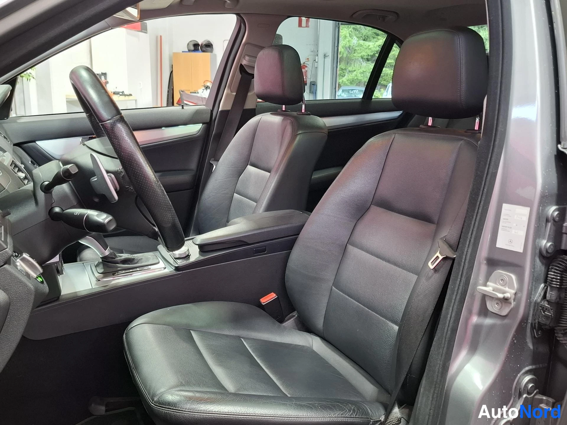 Grå Mercedes-Benz C 350 2008, framsäten, bild 10