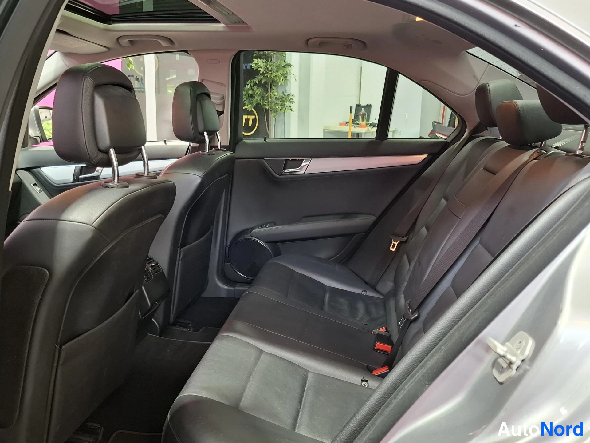 Grå Mercedes-Benz C 350 2008, baksäten, bild 11