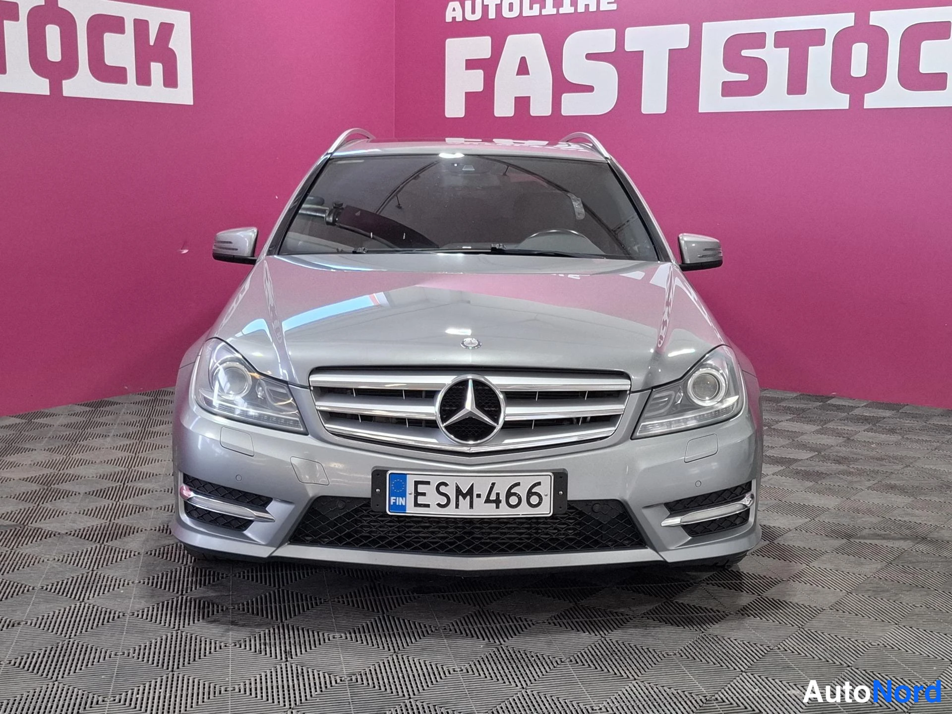 Grå Mercedes-Benz C 250 CDI 4MATIC 2012, framifrån, bild 3