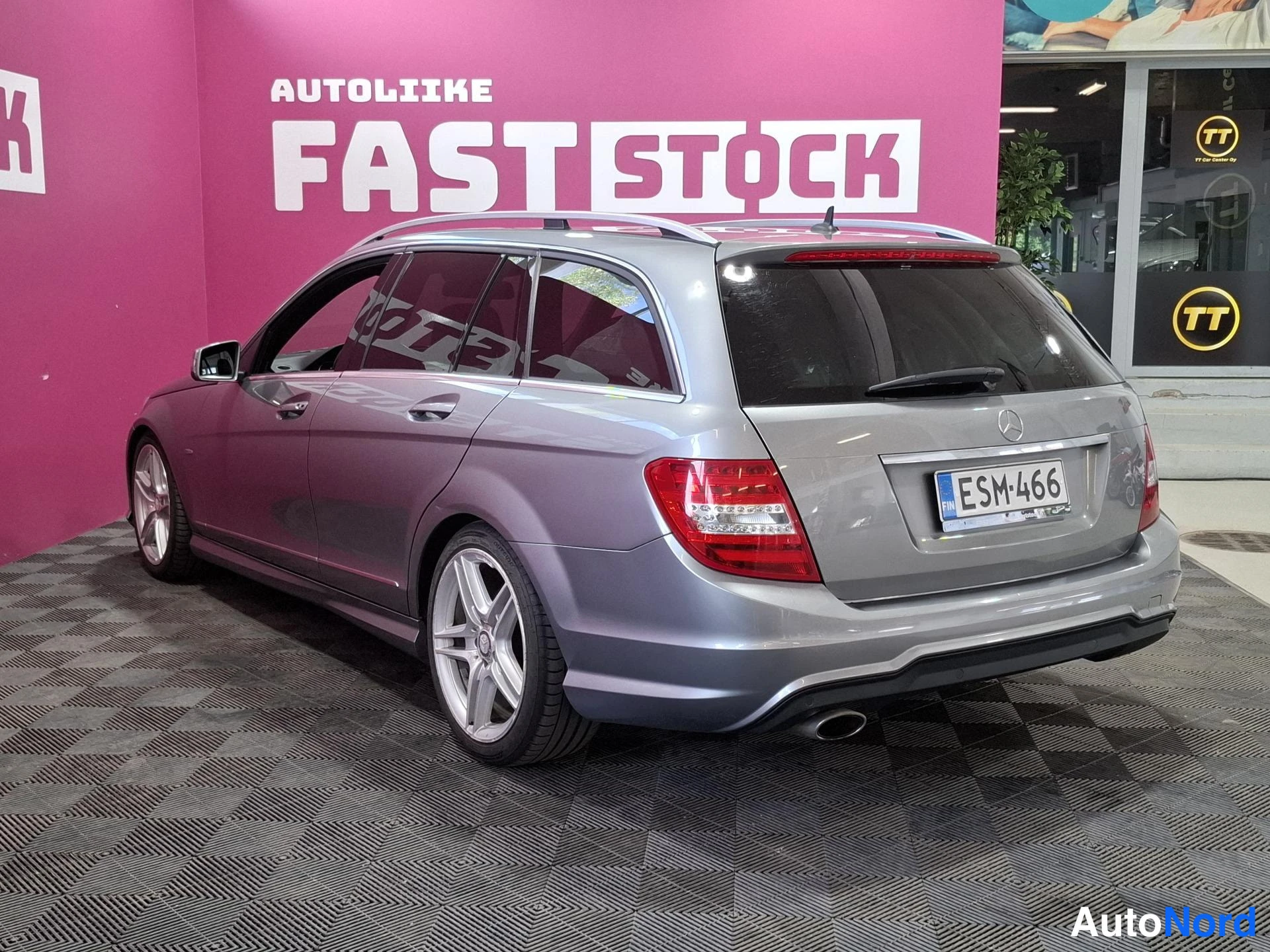 Grå Mercedes-Benz C 250 CDI 4MATIC 2012, snett bakifrån, bild 5