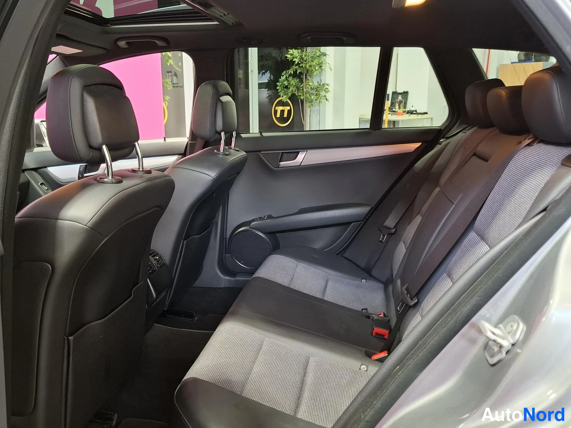 Grå Mercedes-Benz C 250 CDI 4MATIC 2012, baksäten, bild 11
