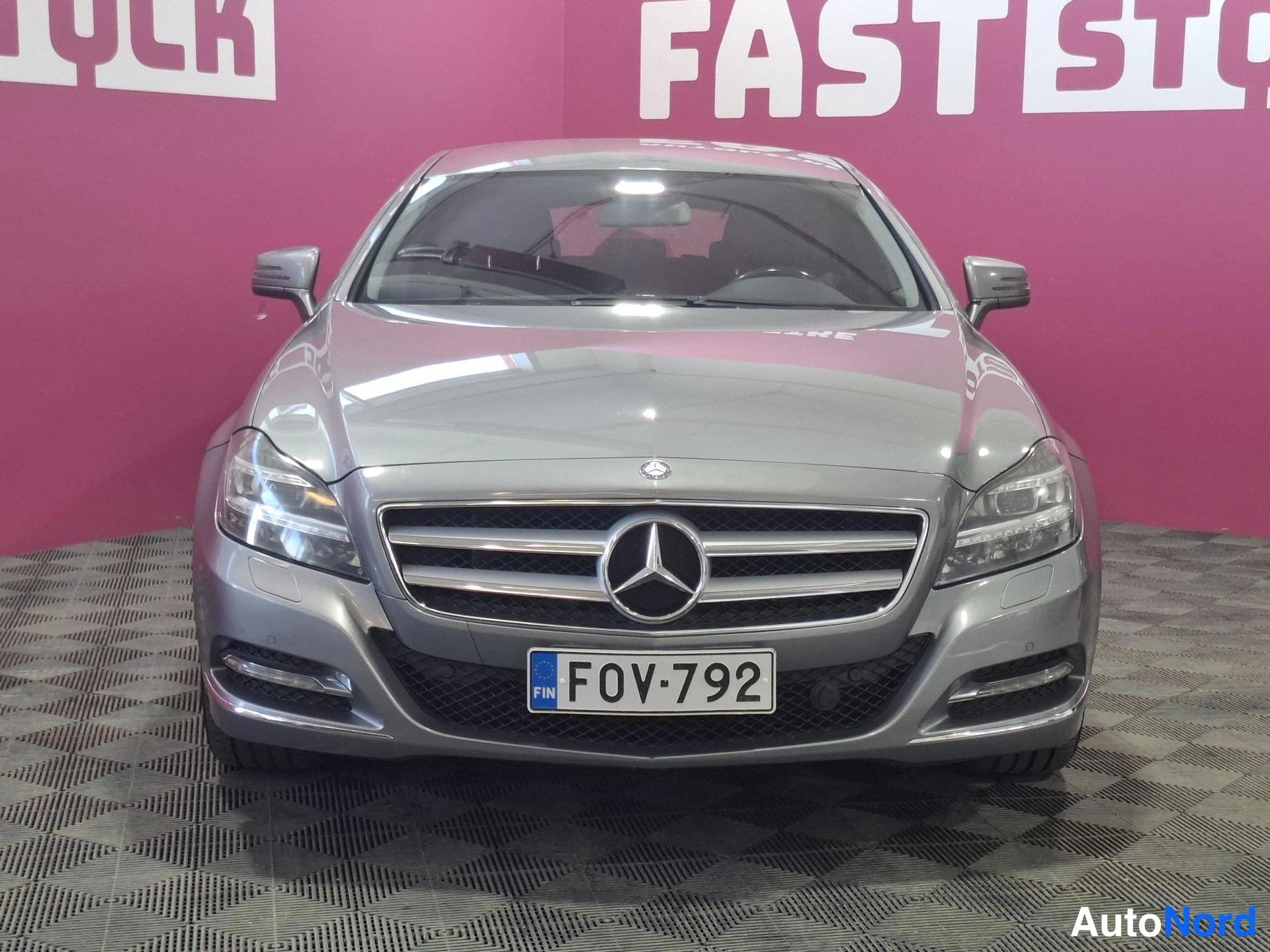 Grå Mercedes-Benz CLS 250 CDI 2013, framifrån, bild 3