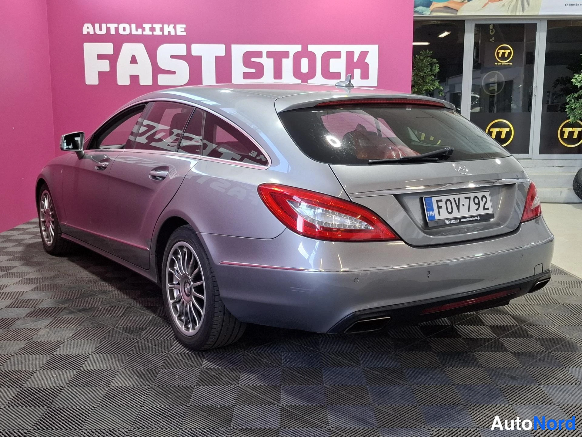 Grå Mercedes-Benz CLS 250 CDI 2013, snett bakifrån, bild 4