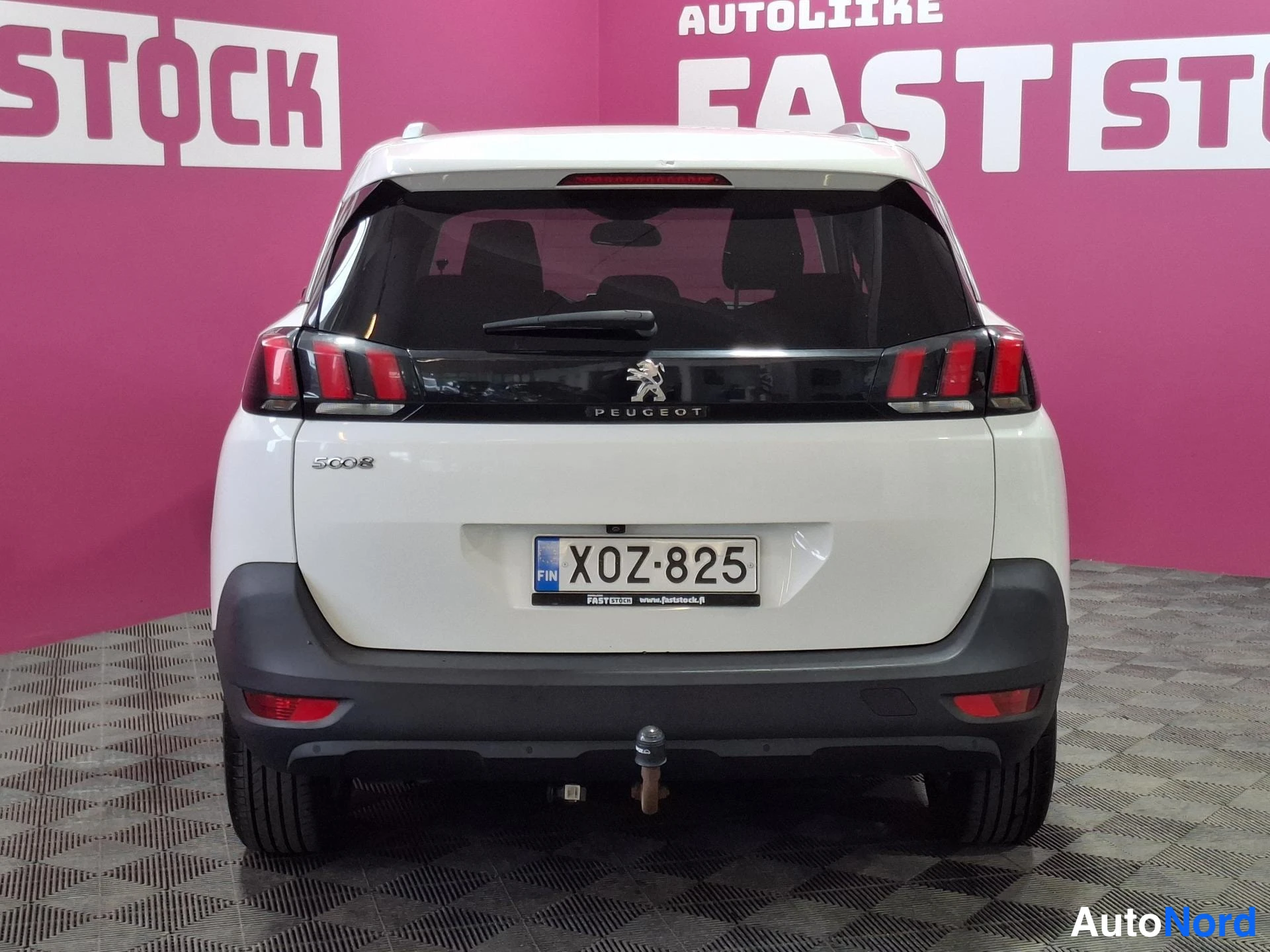 Valkoinen Peugeot 5008 2018, takaa, kuva 6