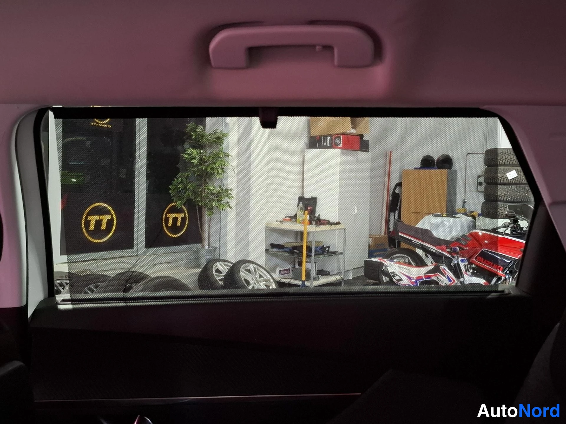 Valkoinen Peugeot 5008 2018, yksityiskohta, kuva 17