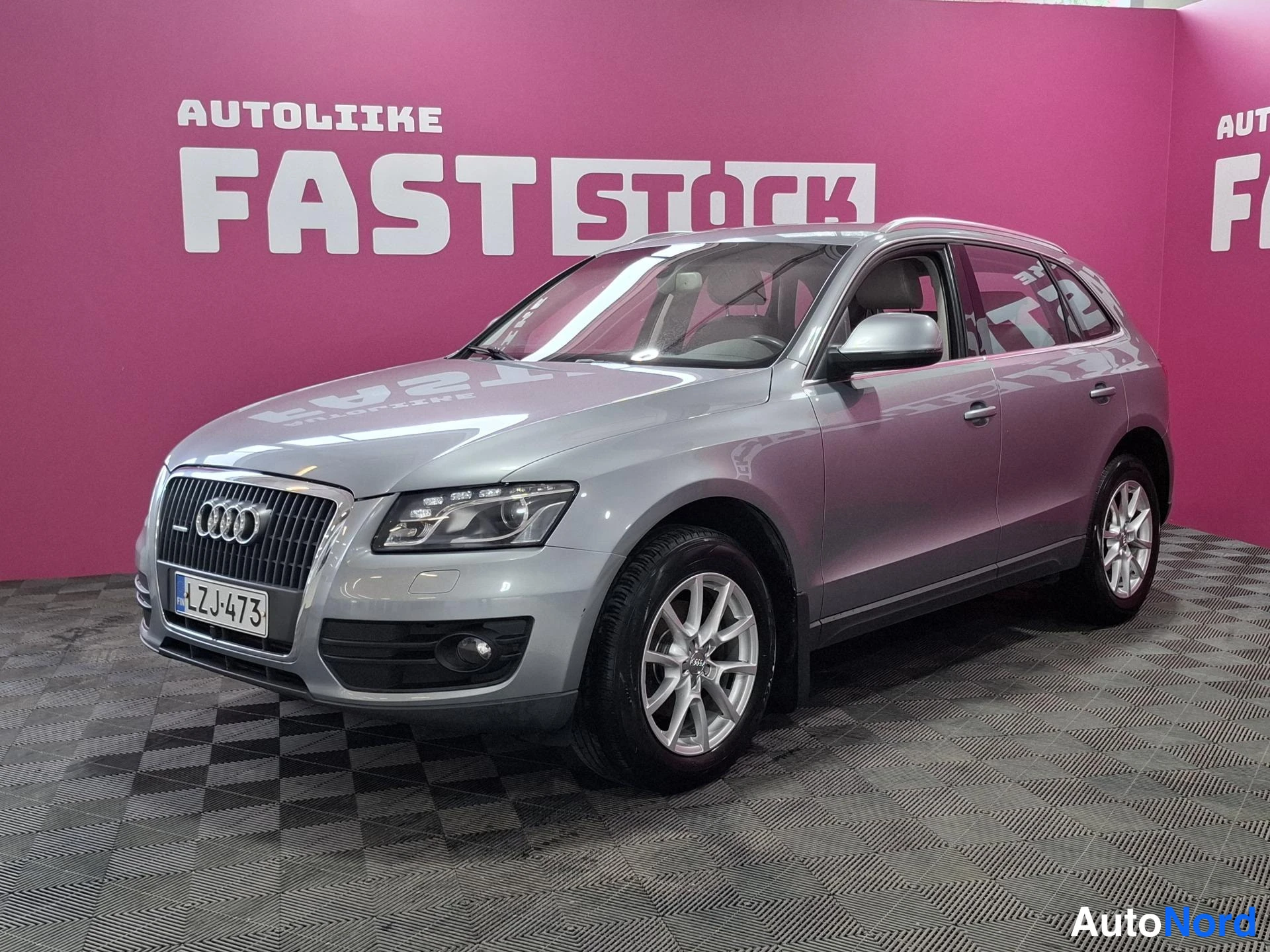 Audi Q5 2,0 TDI quattro S tronic 2011