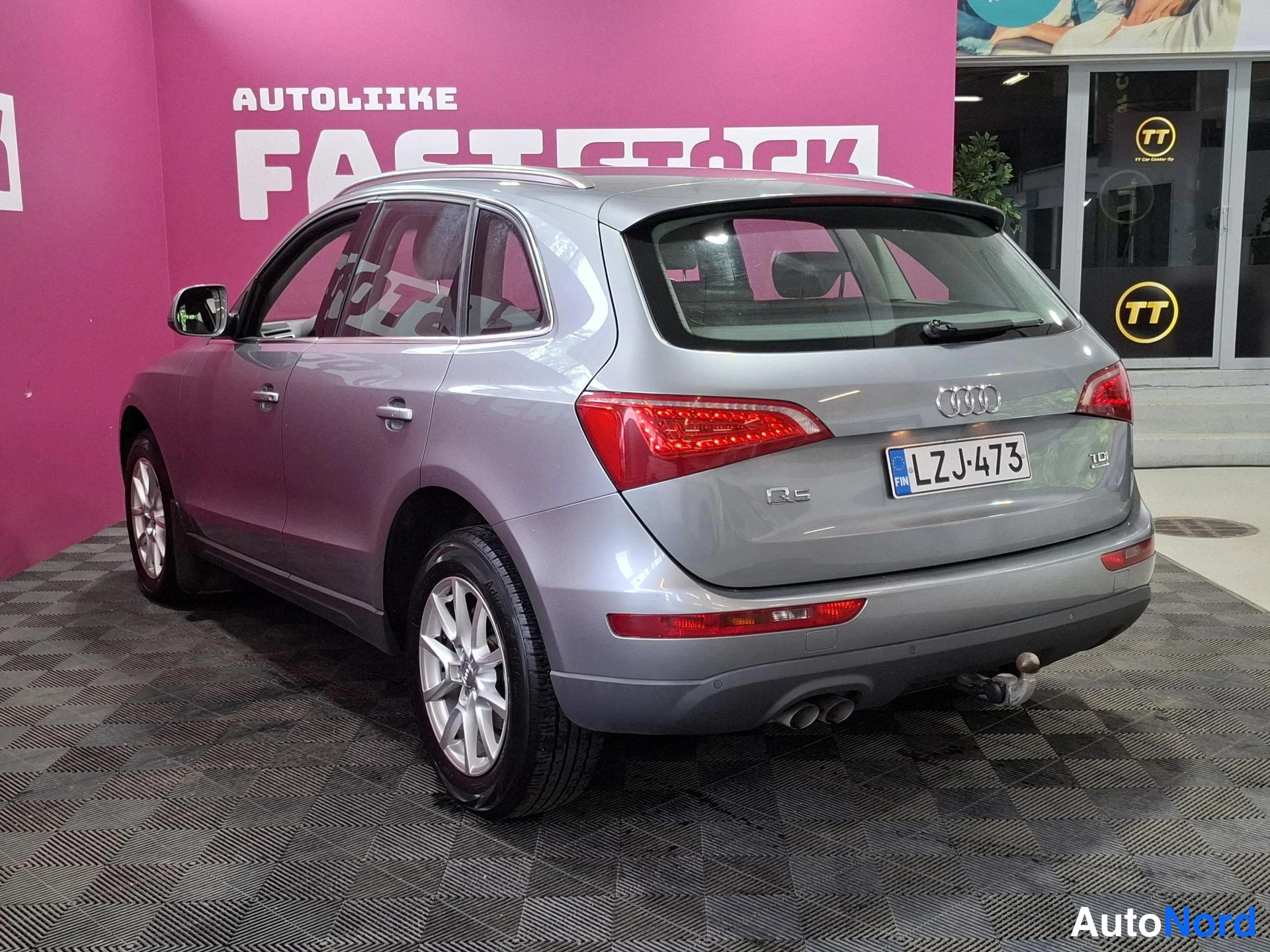 Grey Audi Q5 2011, rear three-quarter, photo 4