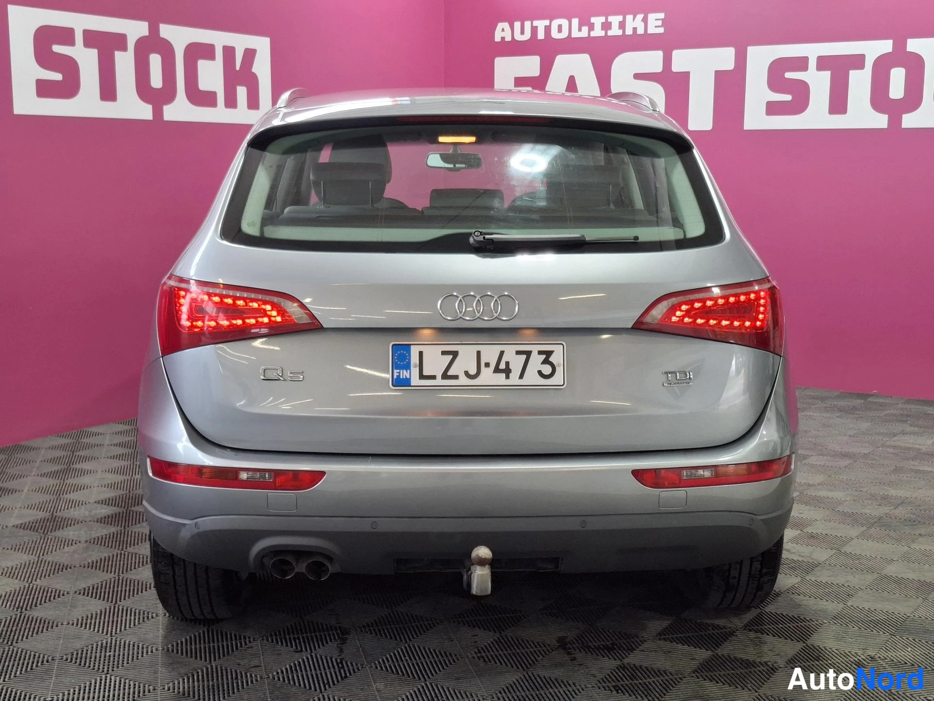 Grey Audi Q5 2011, rear, photo 6