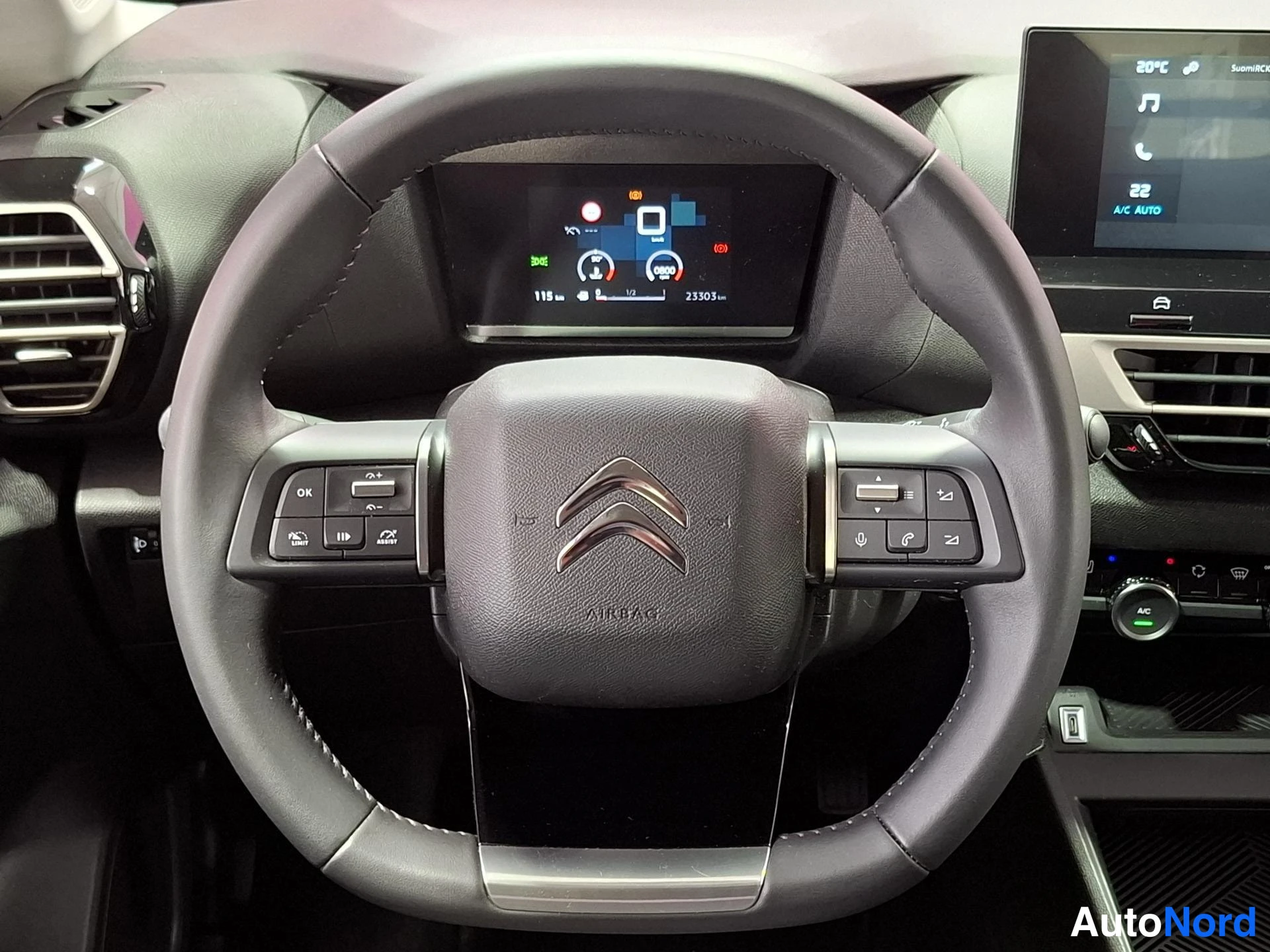 Vit Citroen C4 2024, förarplats, bild 8