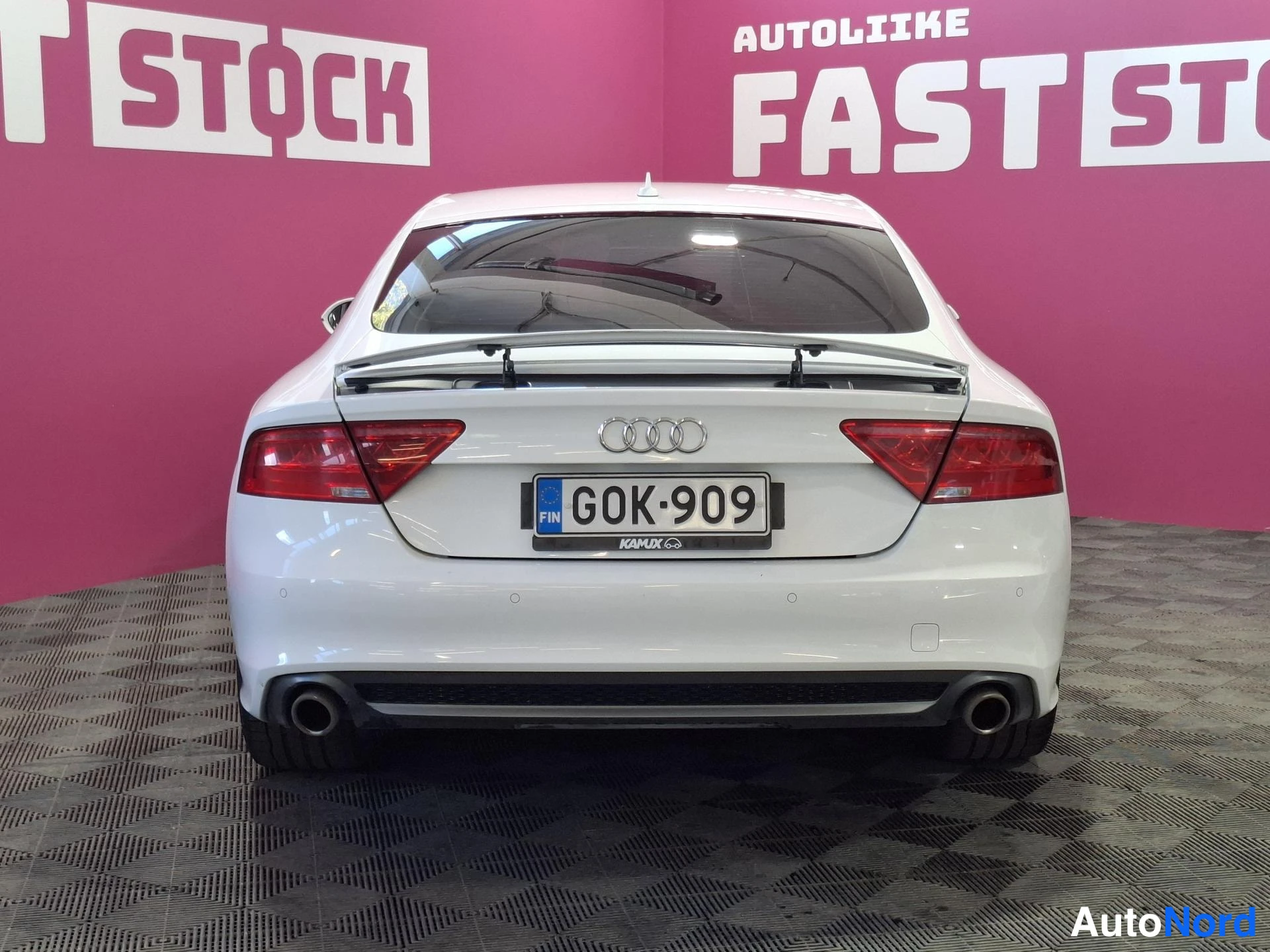 White Audi A7 2012, rear, photo 6