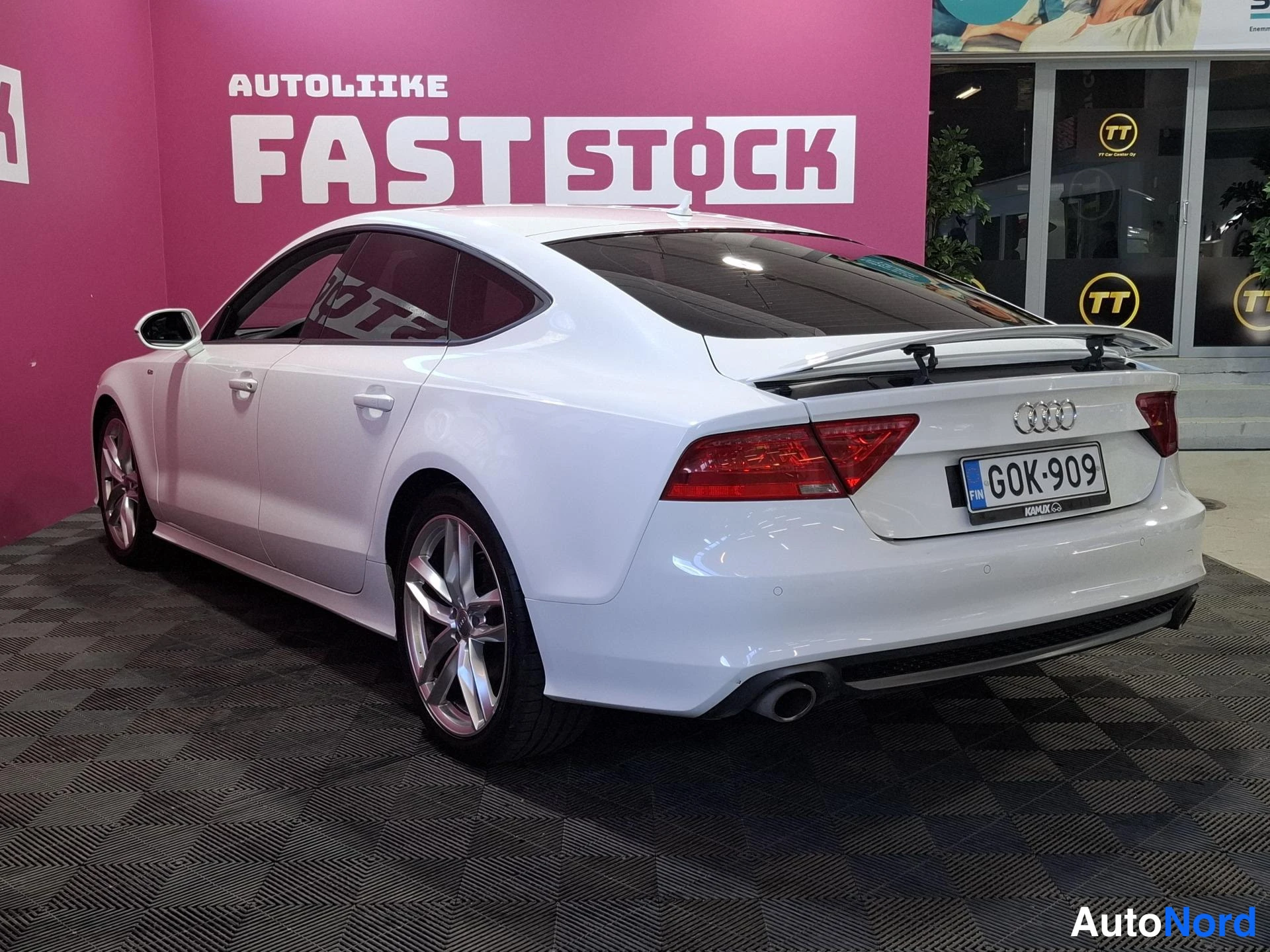 White Audi A7 2012, rear three-quarter, photo 5