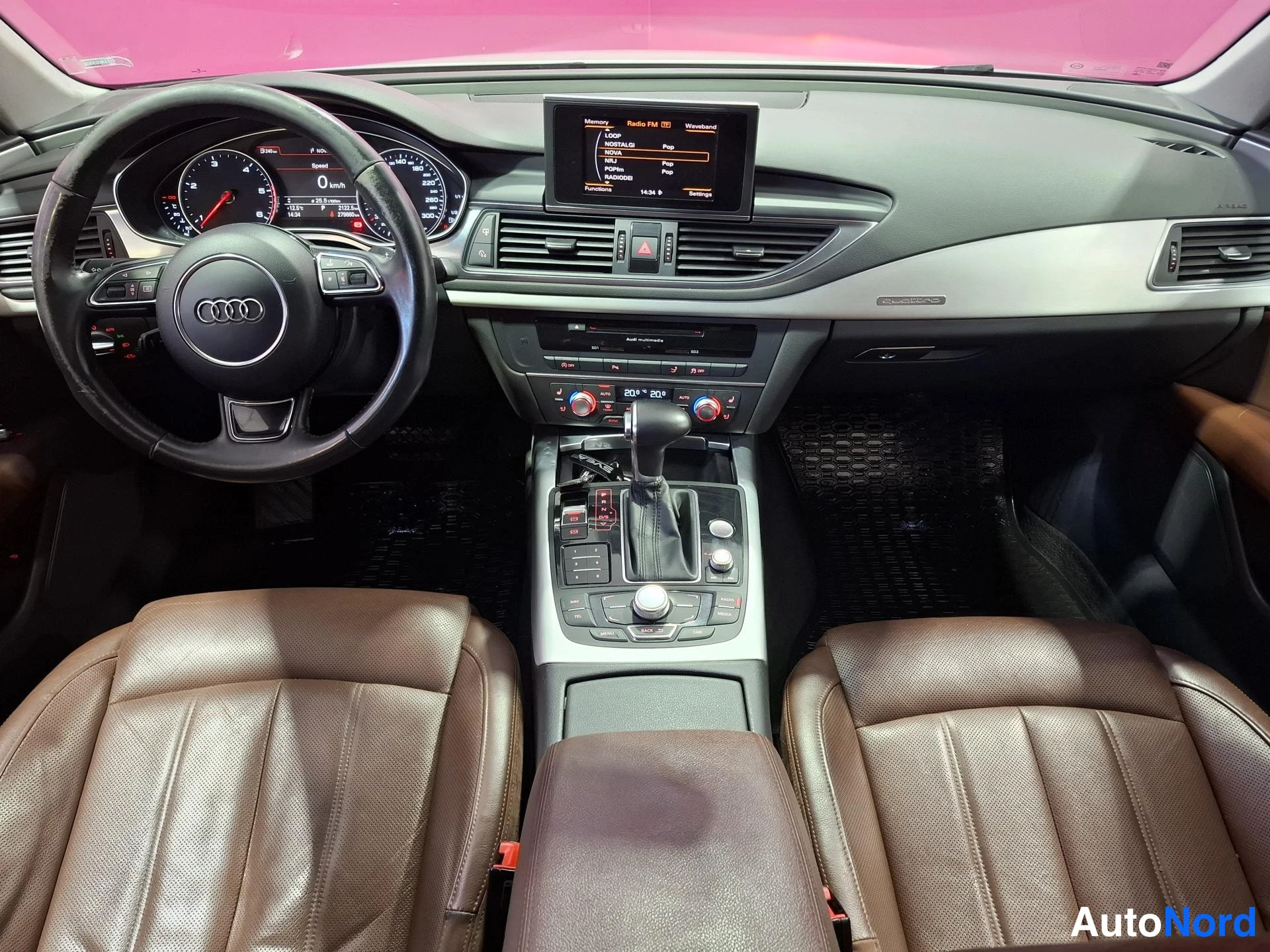 White Audi A7 2012, cockpit, photo 8