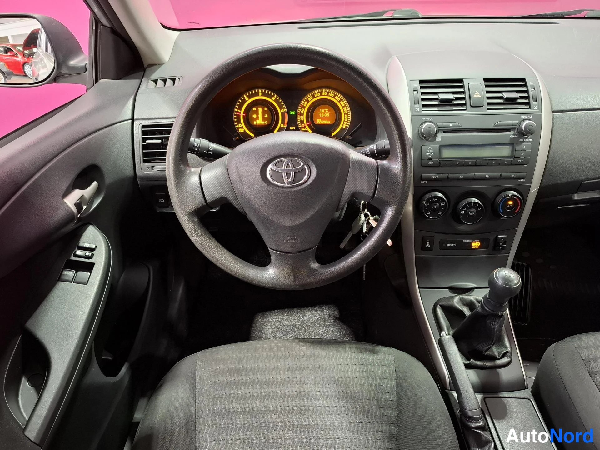 Silver Toyota Corolla 2009, cockpit, photo 9