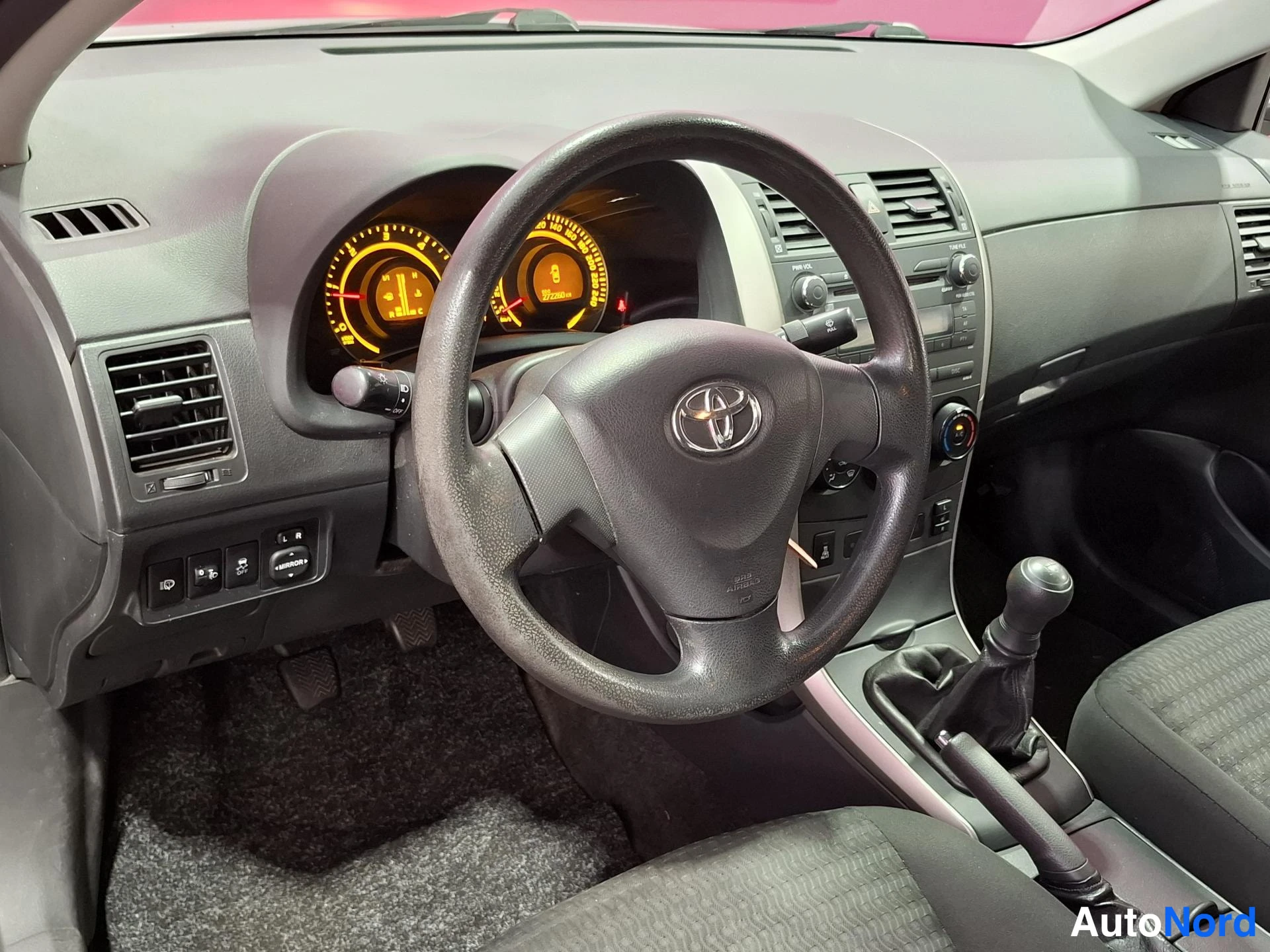 Silver Toyota Corolla 2009, cockpit, photo 7