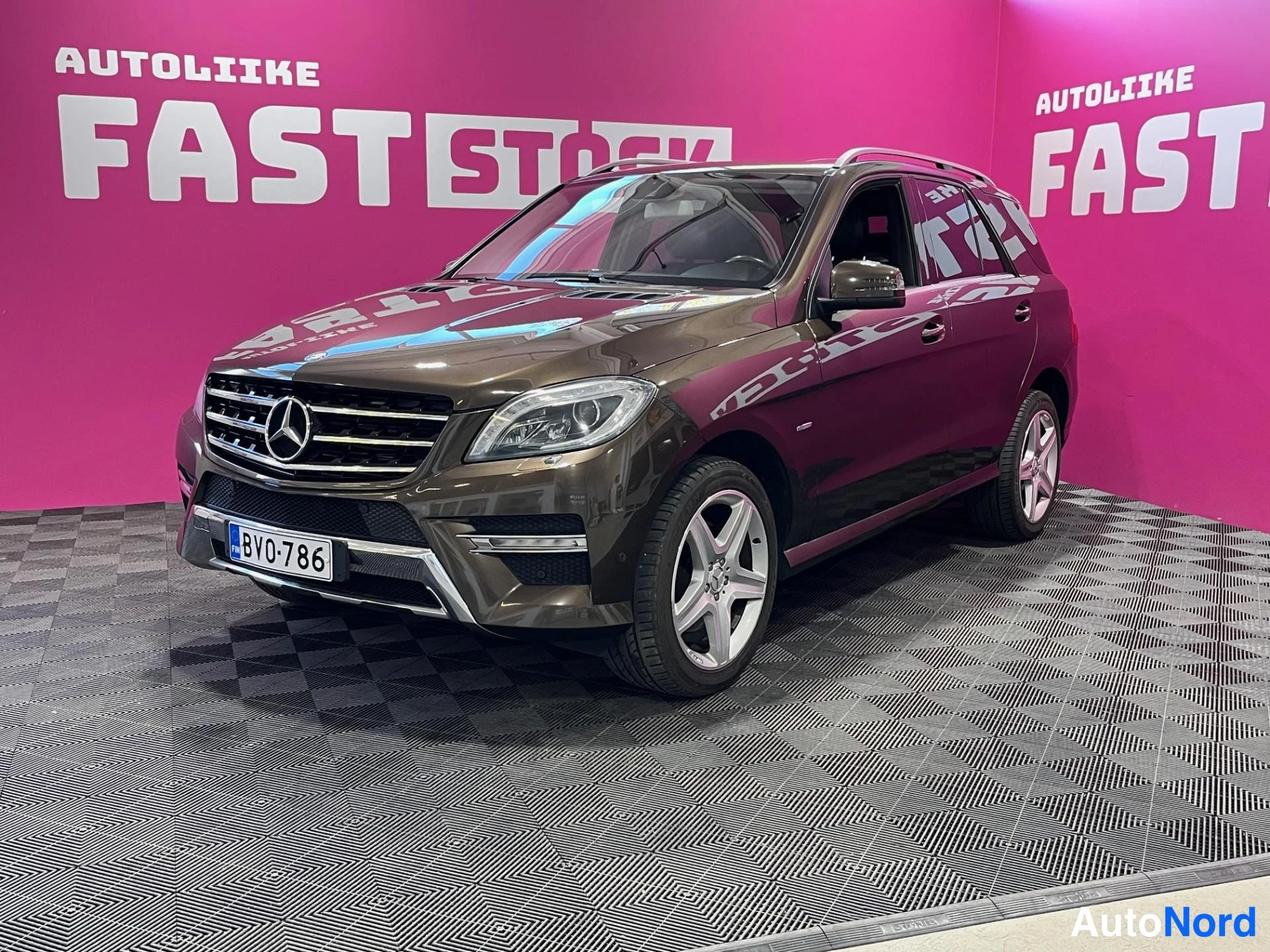 Mercedes-Benz ML 350 BlueTEC 4MATIC AMG 2012