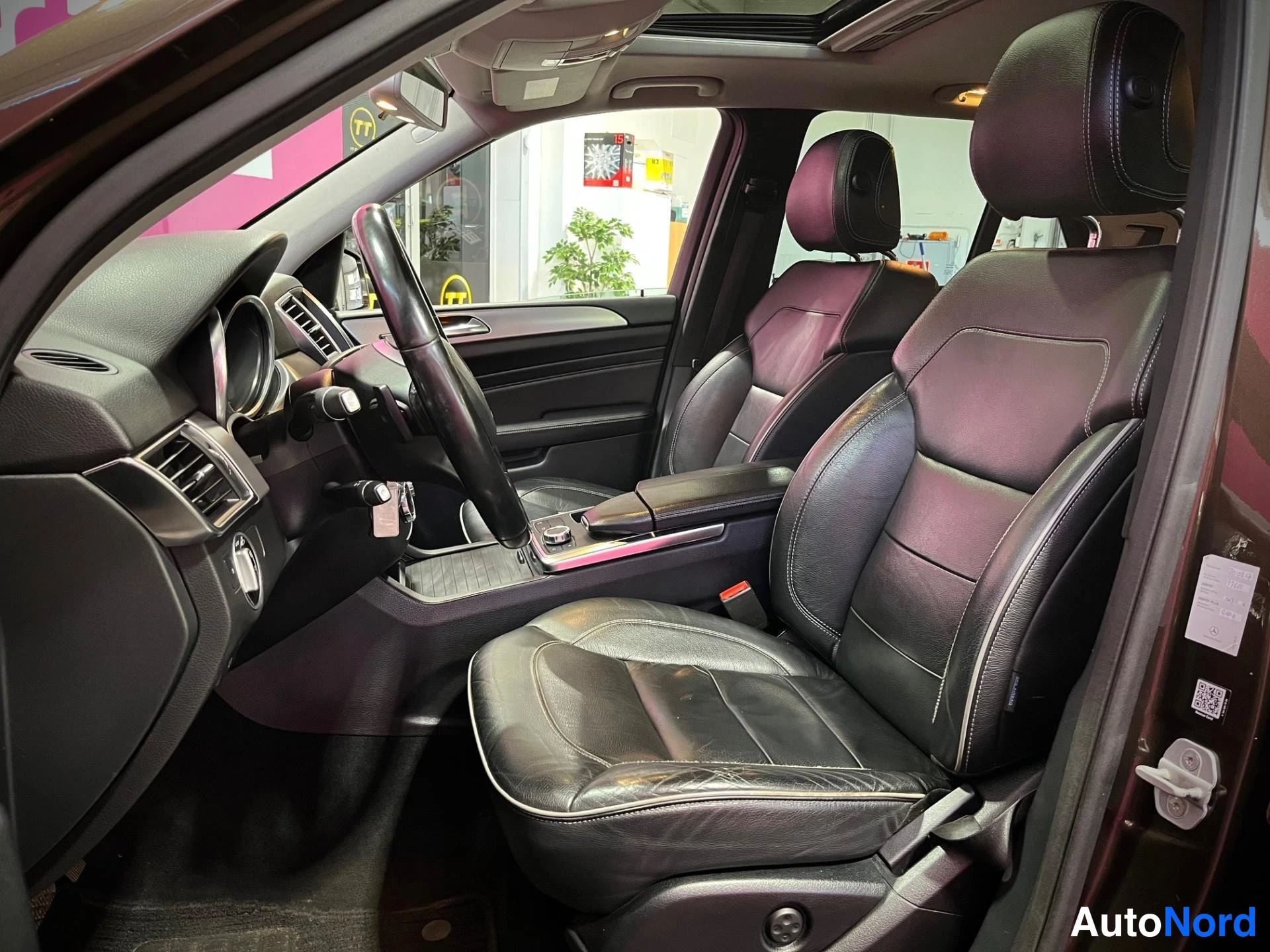 Ruskea Mercedes-Benz ML 350 BlueTEC 4MATIC 2012, etuistuimet, kuva 13