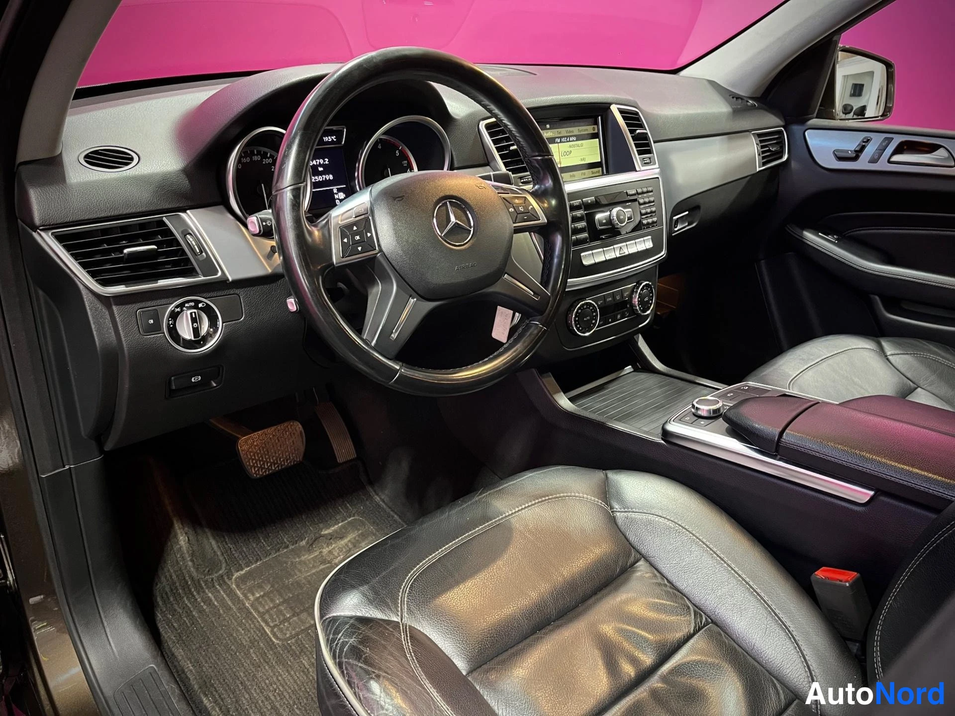 Ruskea Mercedes-Benz ML 350 BlueTEC 4MATIC 2012, ohjaamo, kuva 7