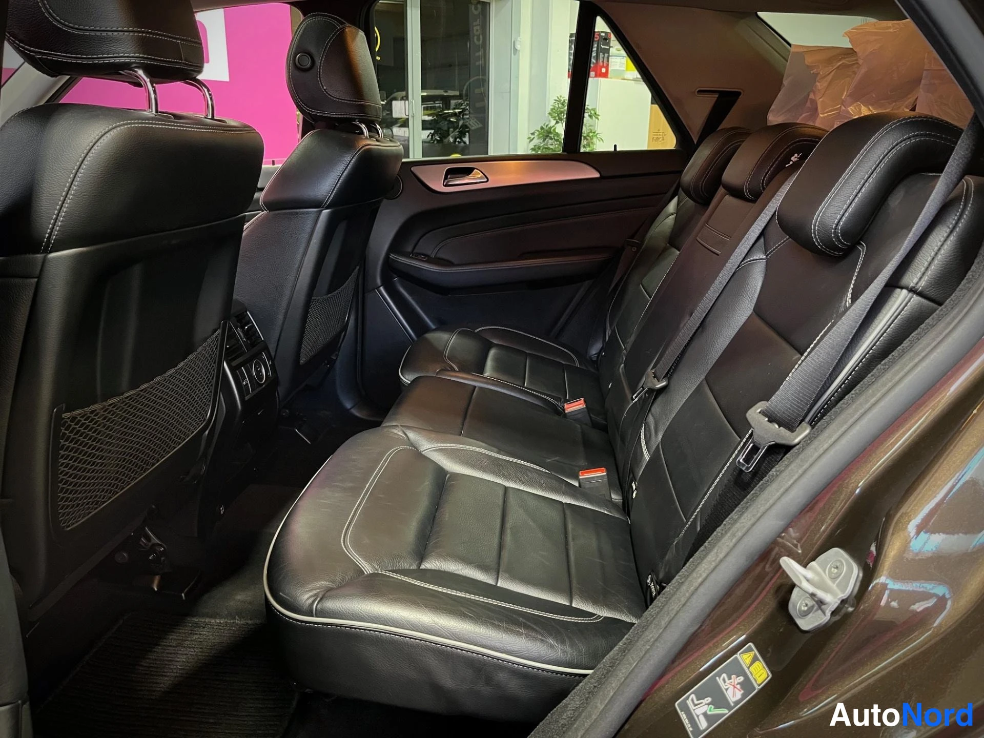 Ruskea Mercedes-Benz ML 350 BlueTEC 4MATIC 2012, takaistuimet, kuva 14