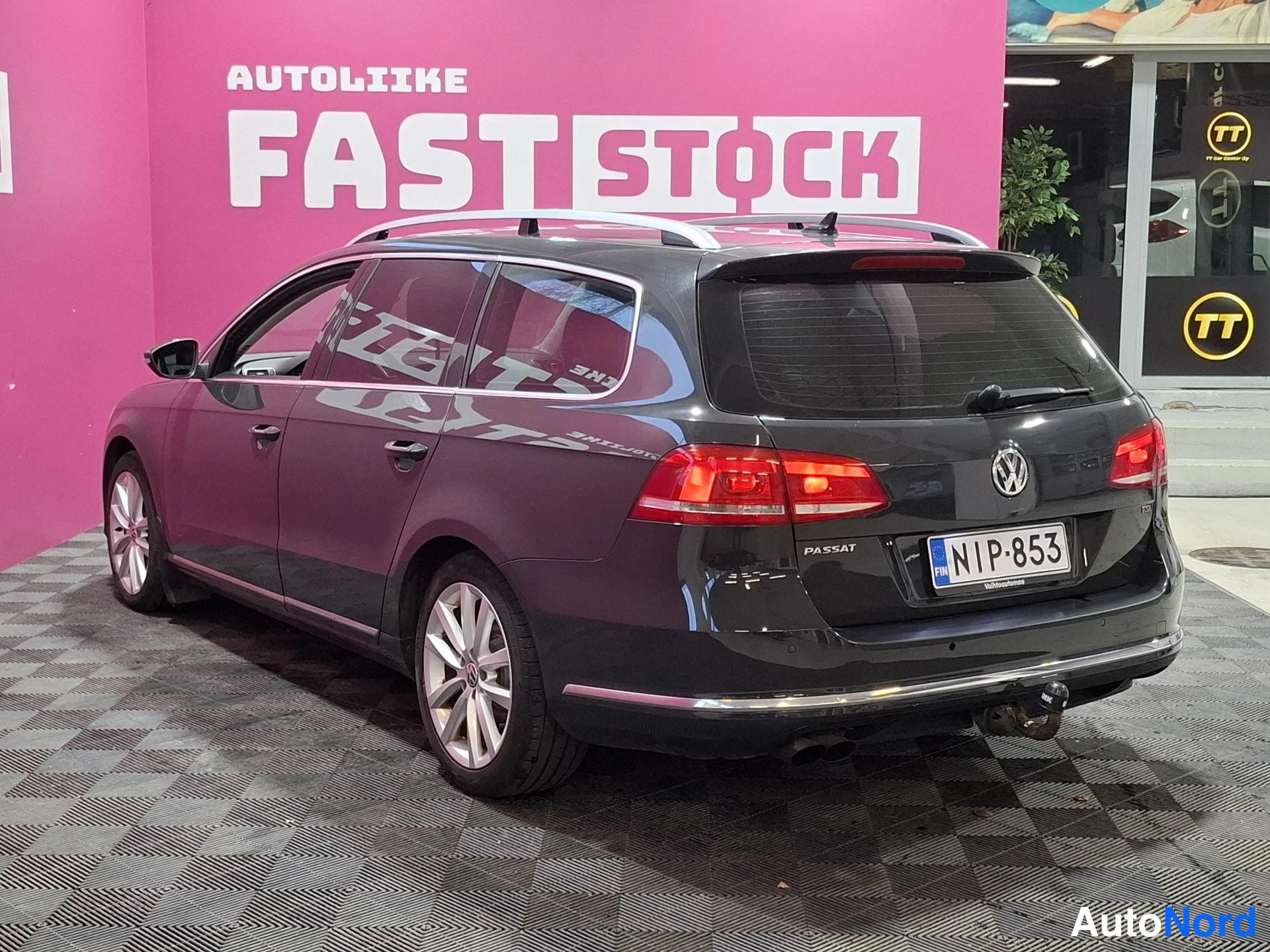 Grey Volkswagen Passat Variant 2012, rear three-quarter, photo 5