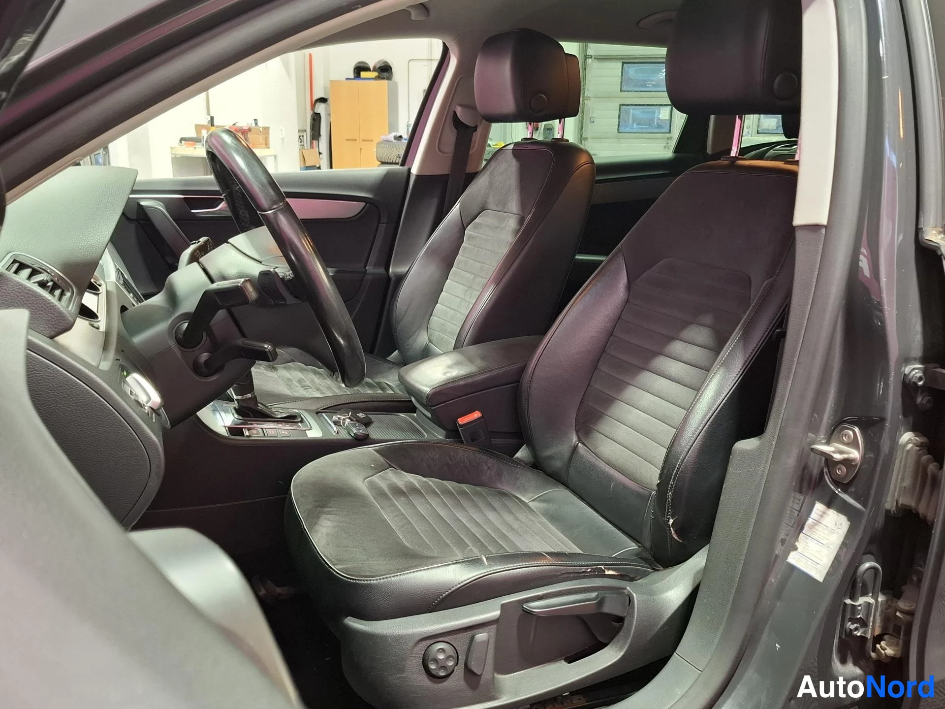 Grey Volkswagen Passat Variant 2012, front seats, photo 11
