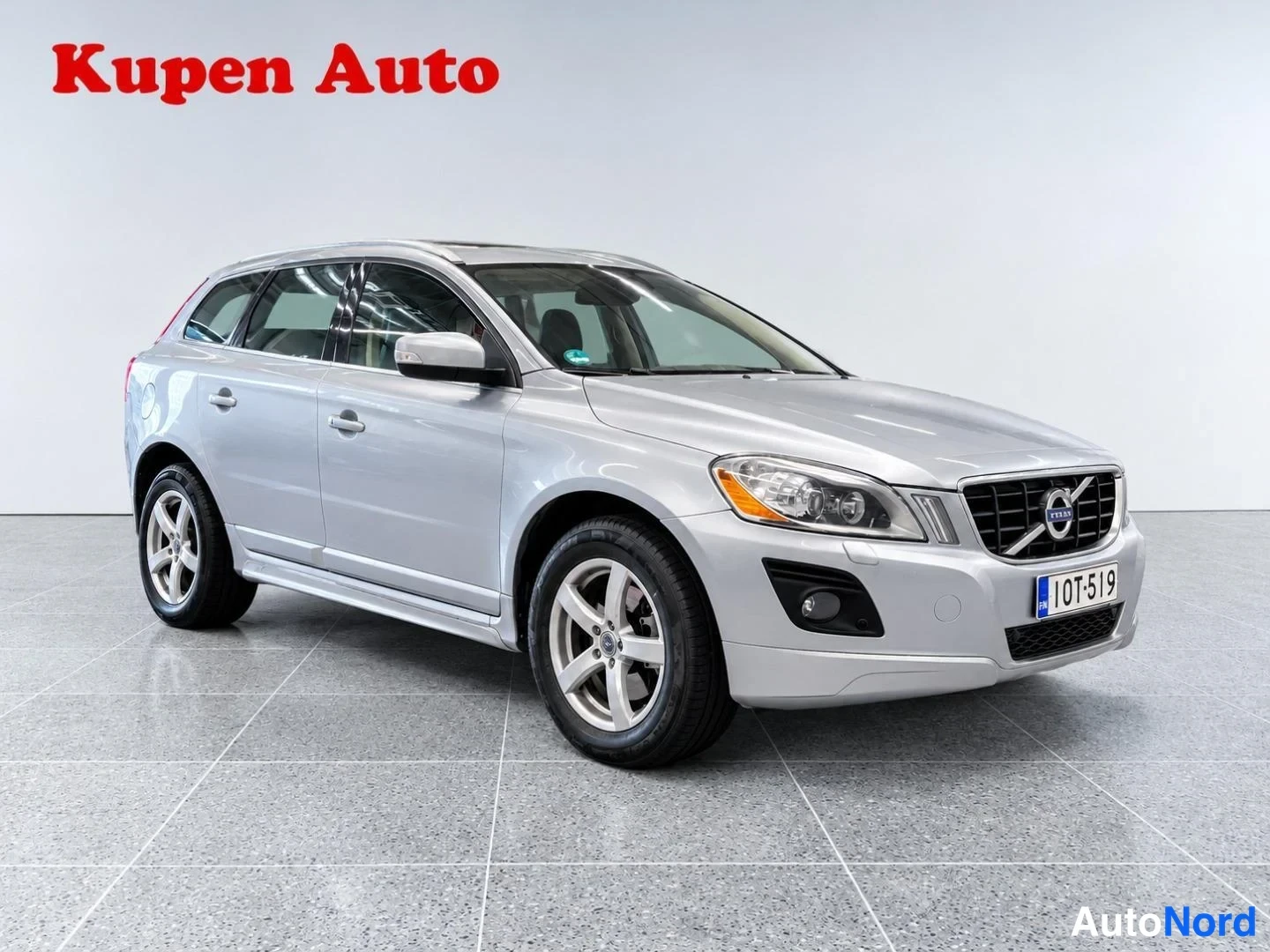 Hopea Volvo XC60 2010, etuviisto, keula oikealle, kuva 2