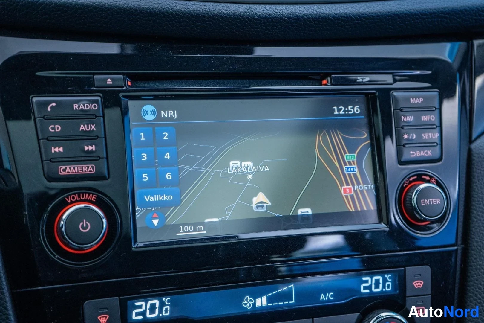 Punainen Nissan Qashqai 2014, yksityiskohta, kuva 17