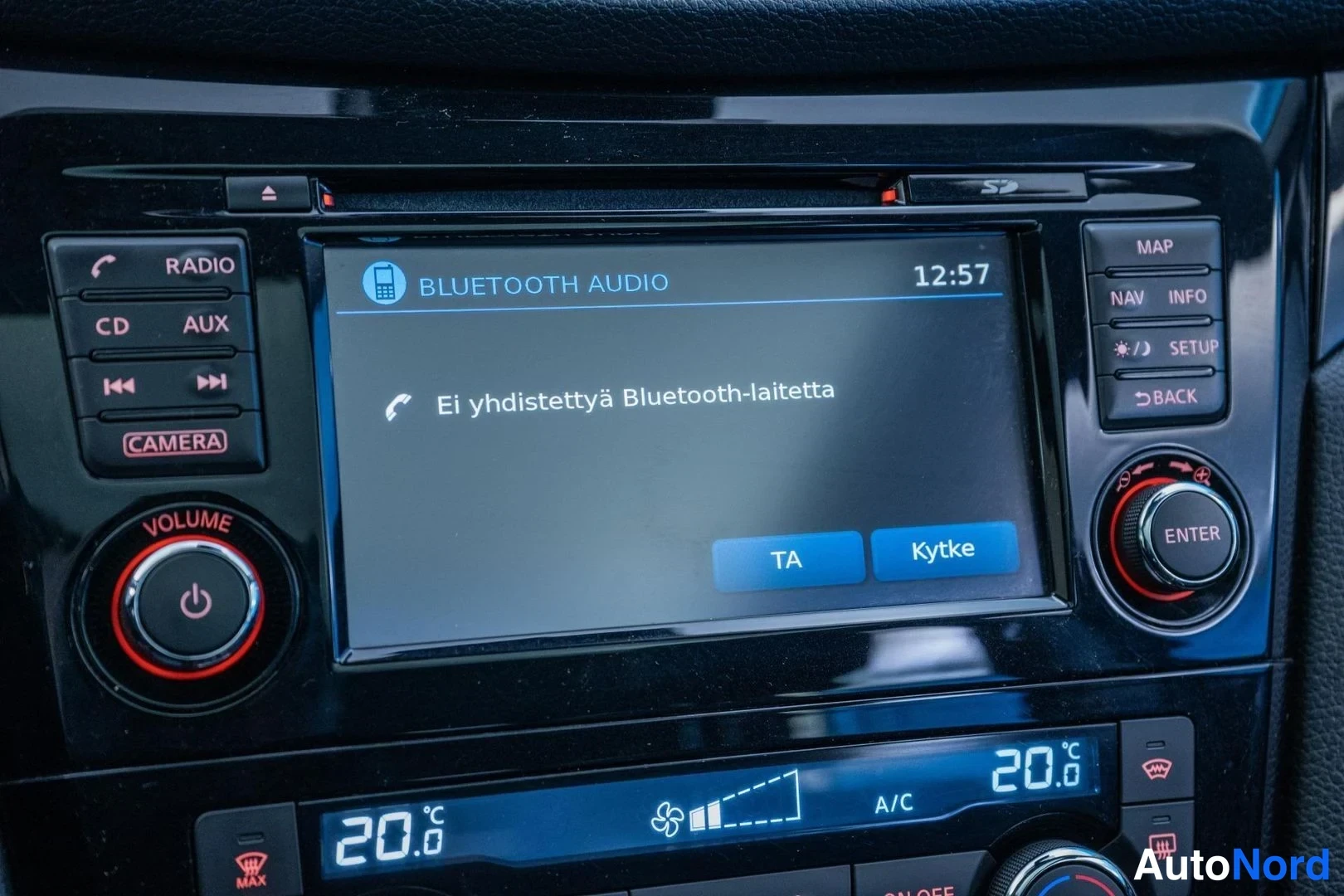 Punainen Nissan Qashqai 2014, yksityiskohta, kuva 19