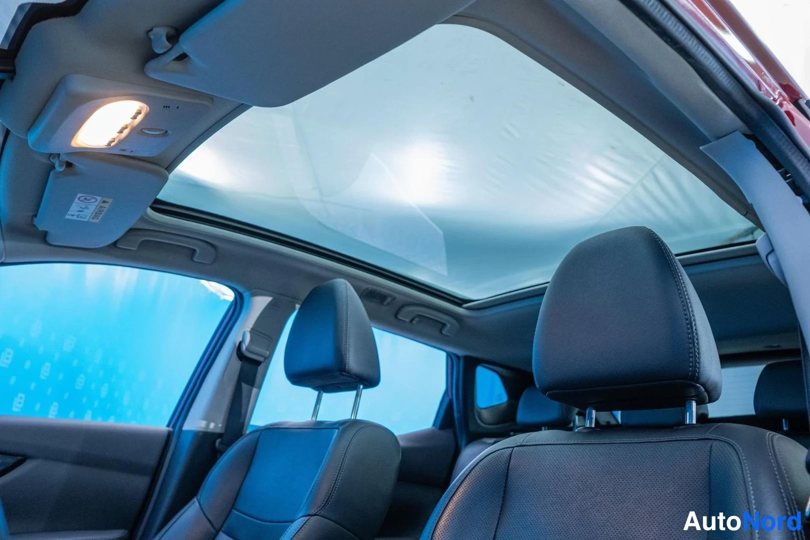 Punainen Nissan Qashqai 2014, yksityiskohta, kuva 12