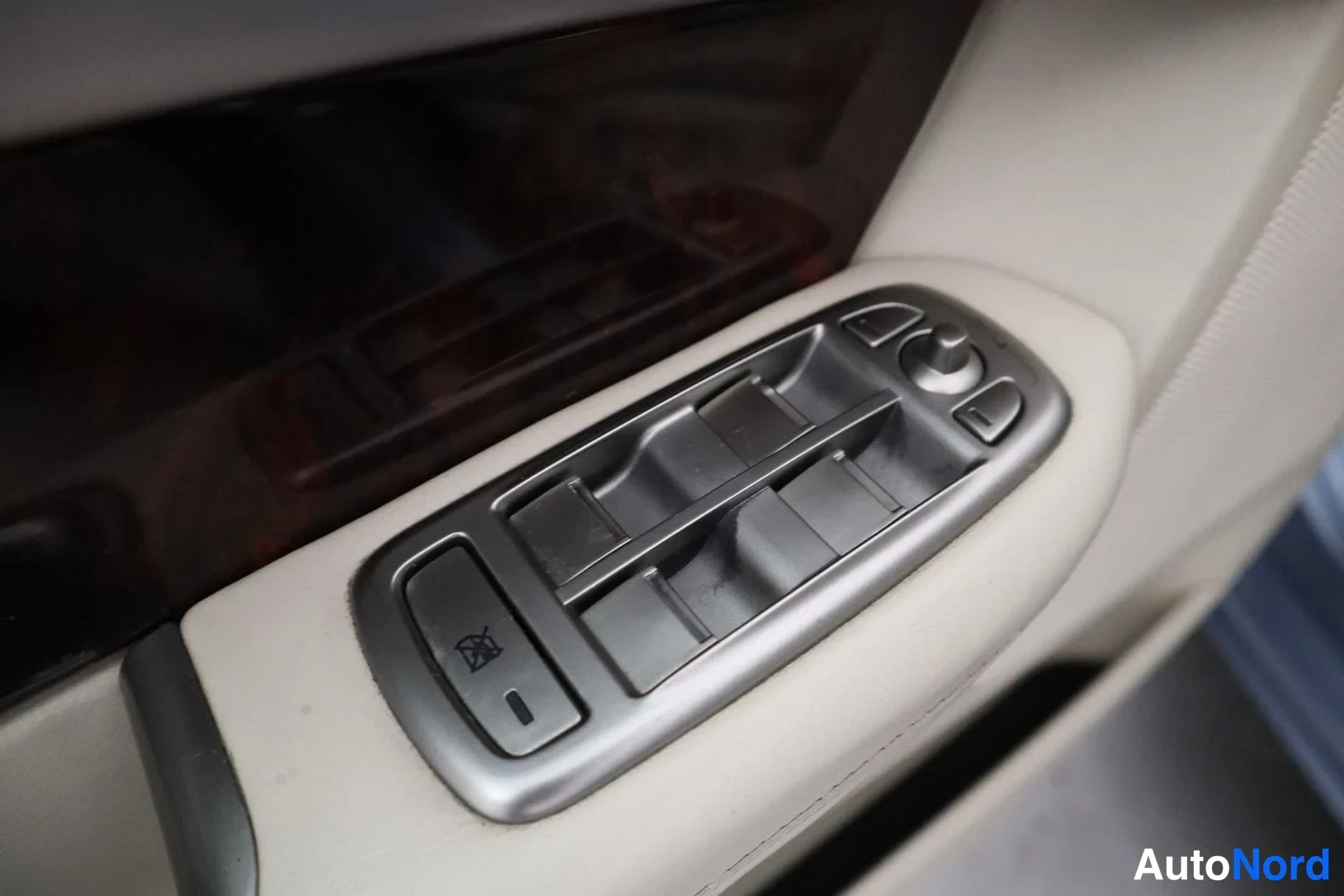 Sininen Jaguar XF 2008, yksityiskohta, kuva 29