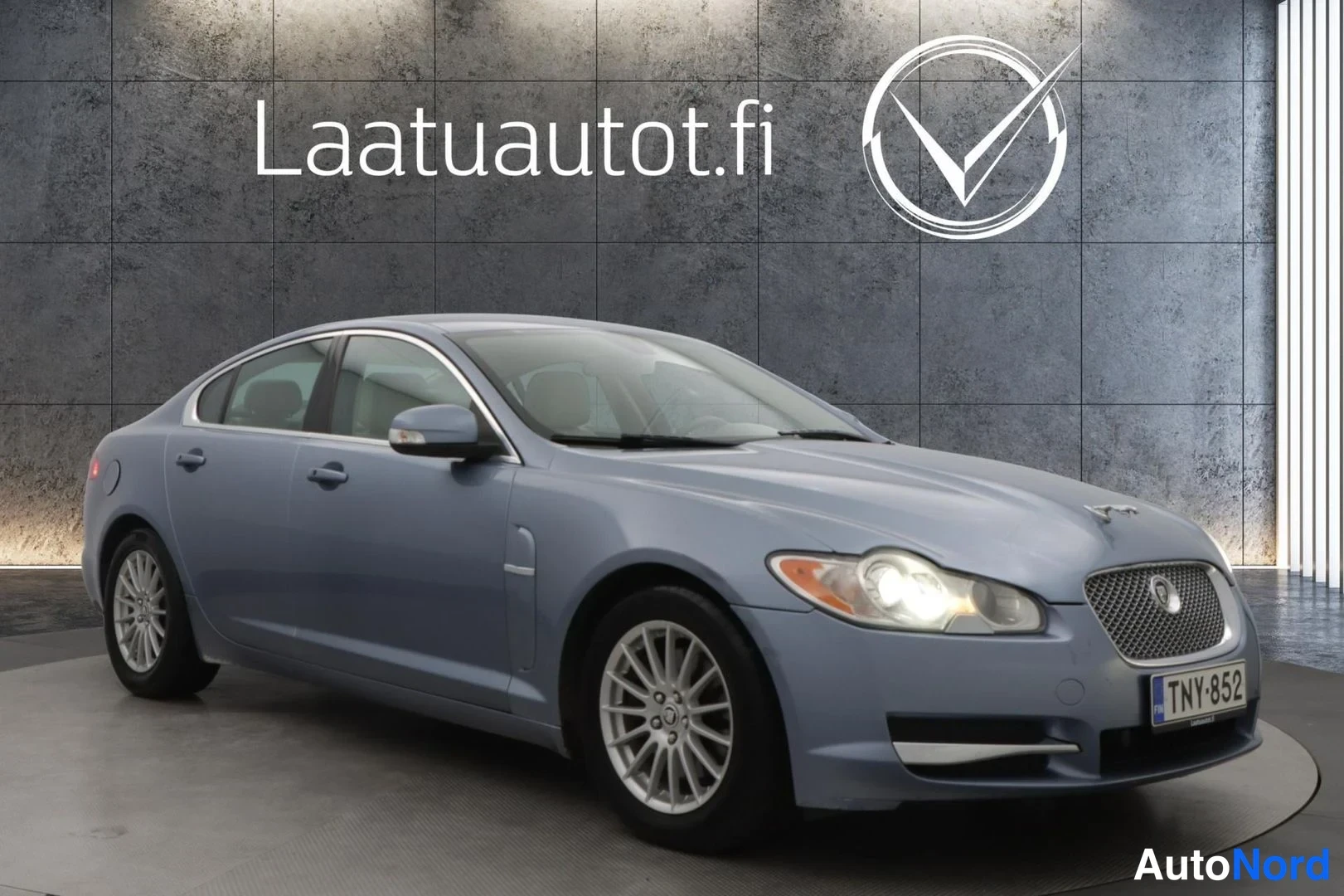Sininen Jaguar XF 2008, etuviisto, keula oikealle, kuva 3