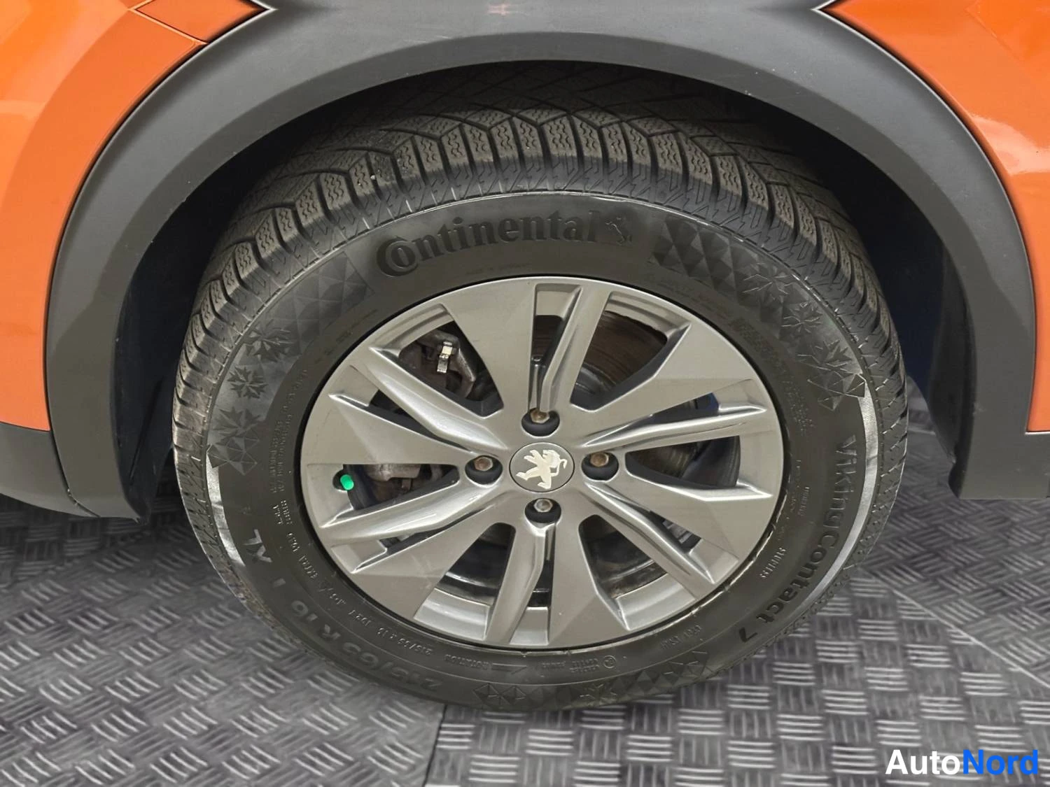 Oranssi Peugeot E-2008 2023, yksityiskohta, kuva 19