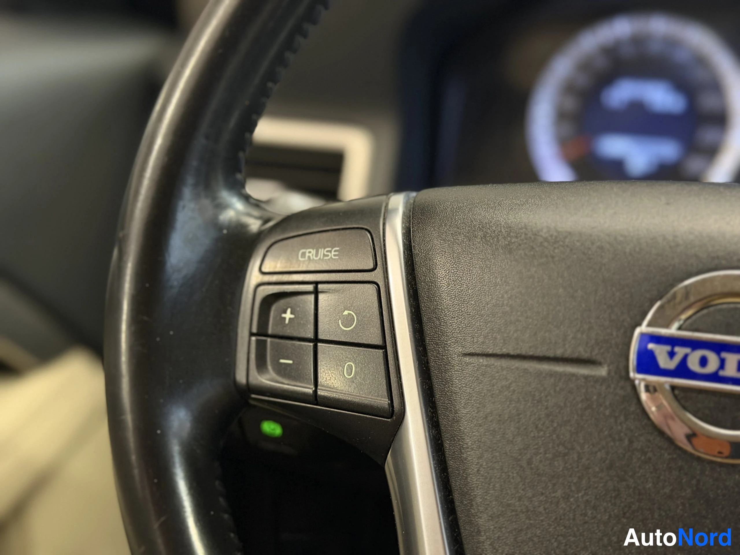 Punainen Volvo S80 2010, yksityiskohta, kuva 36
