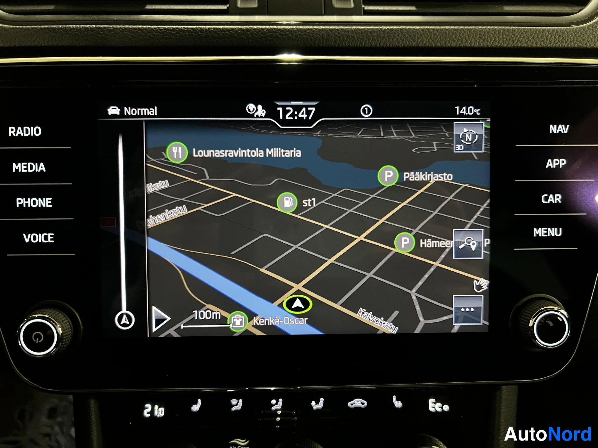 Punainen Skoda Superb 2021, kuva 21