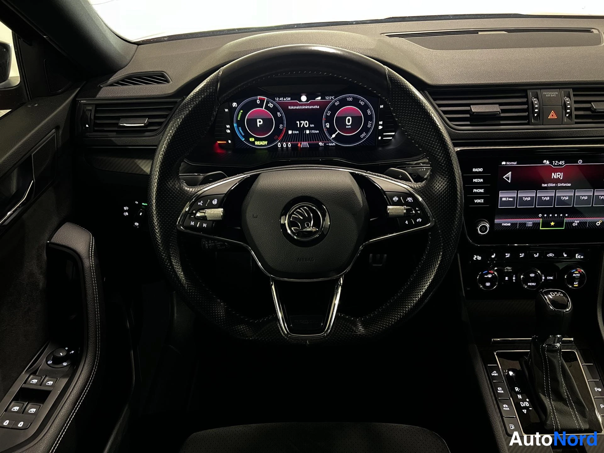 Punainen Skoda Superb 2021, kuva 7