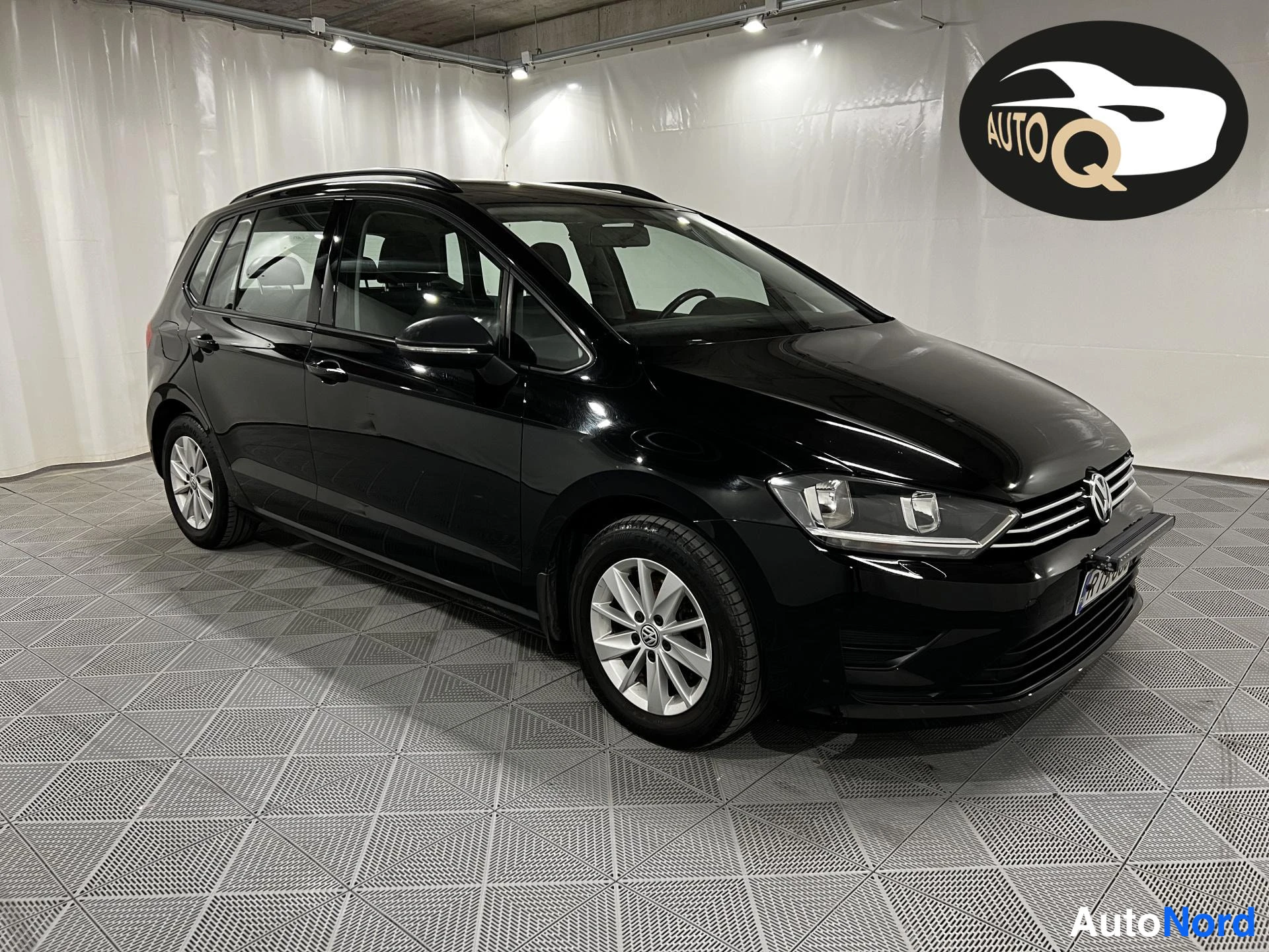 Musta Volkswagen Golf Sportsvan 2014, kuva 2